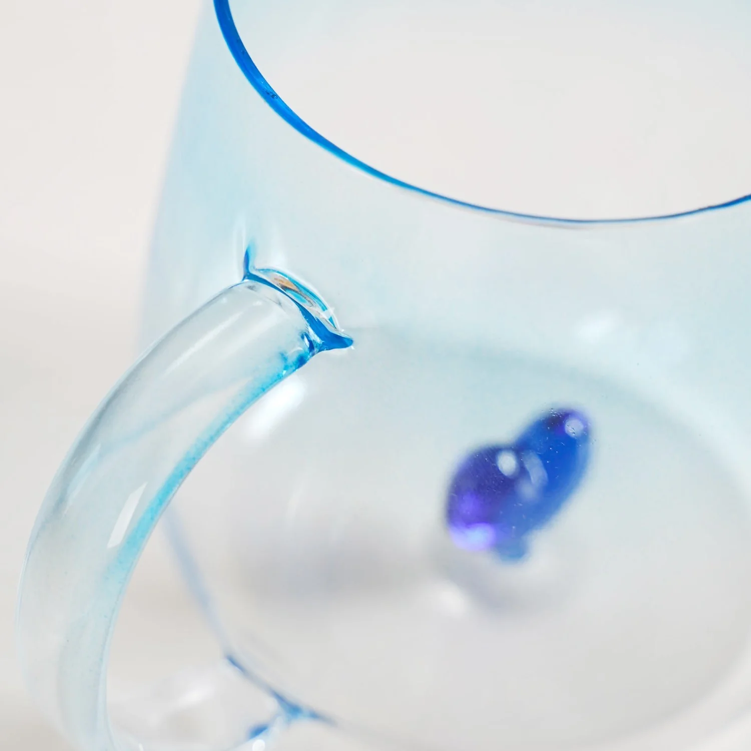 3D Blue Heart Ombre Mug Set Of 2 450ml - Image 6