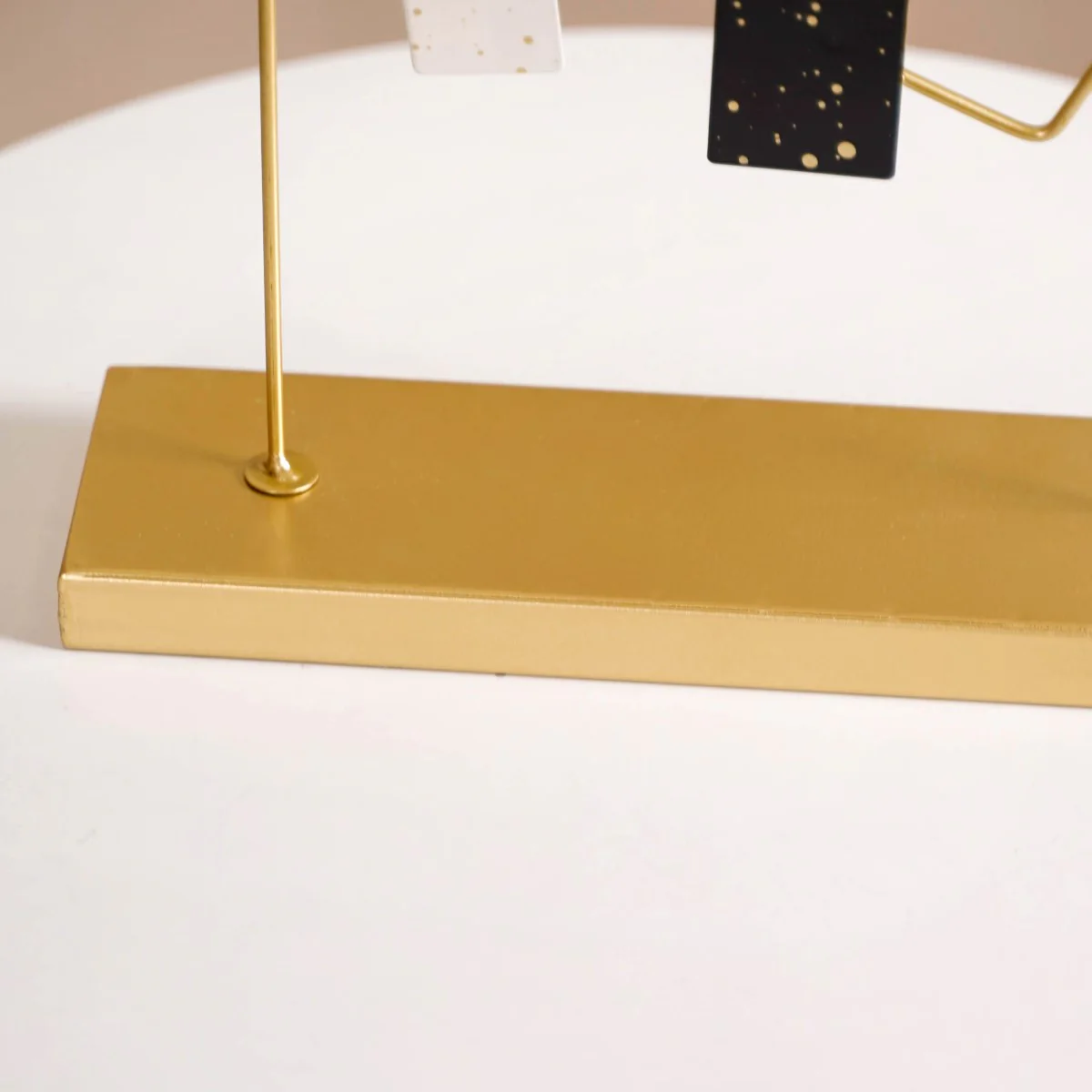 Abstract 3D Metal Table Decor - Image 11