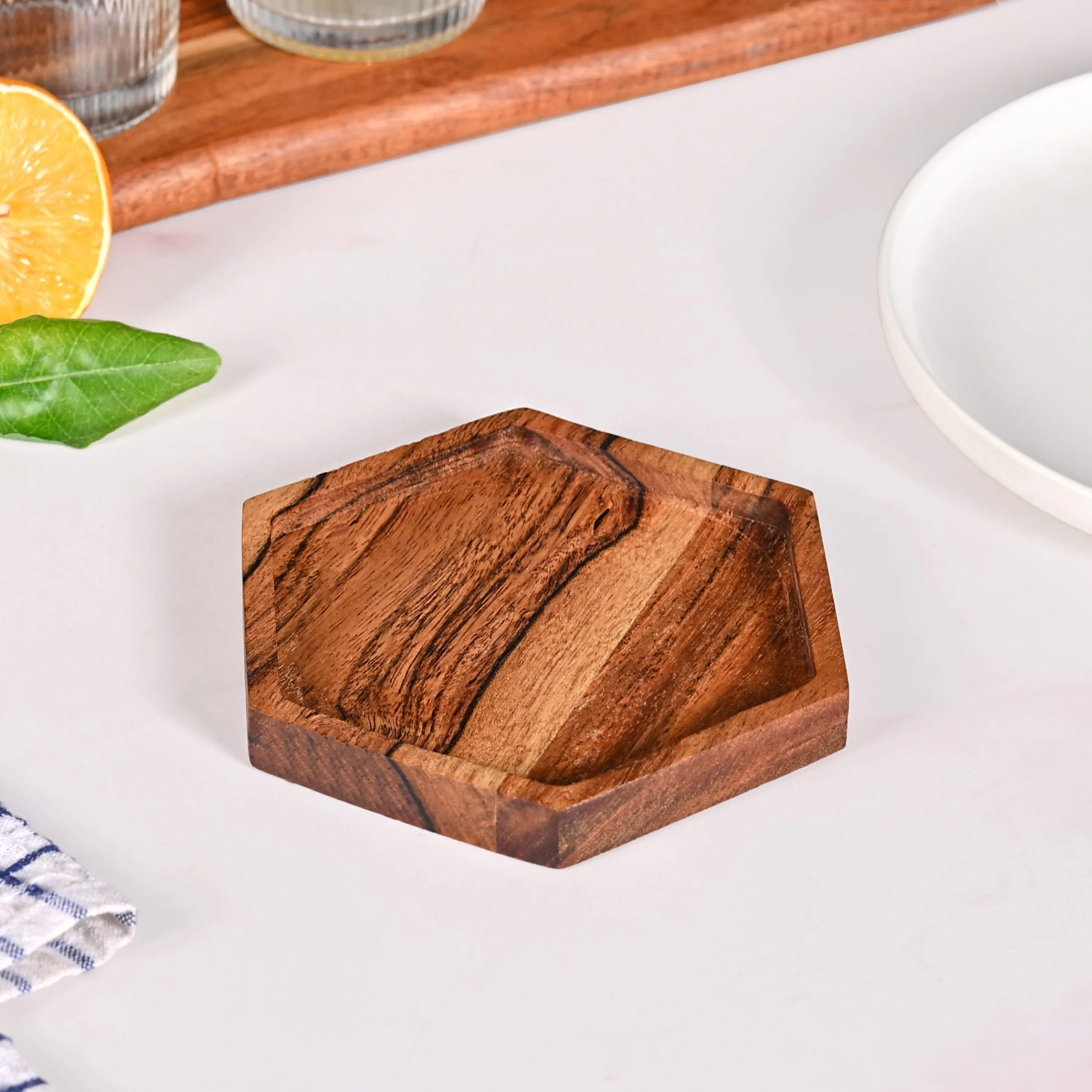 Acacia Honeycomb Wooden Platter Set of 8 For Party 38x38cm - Image 9