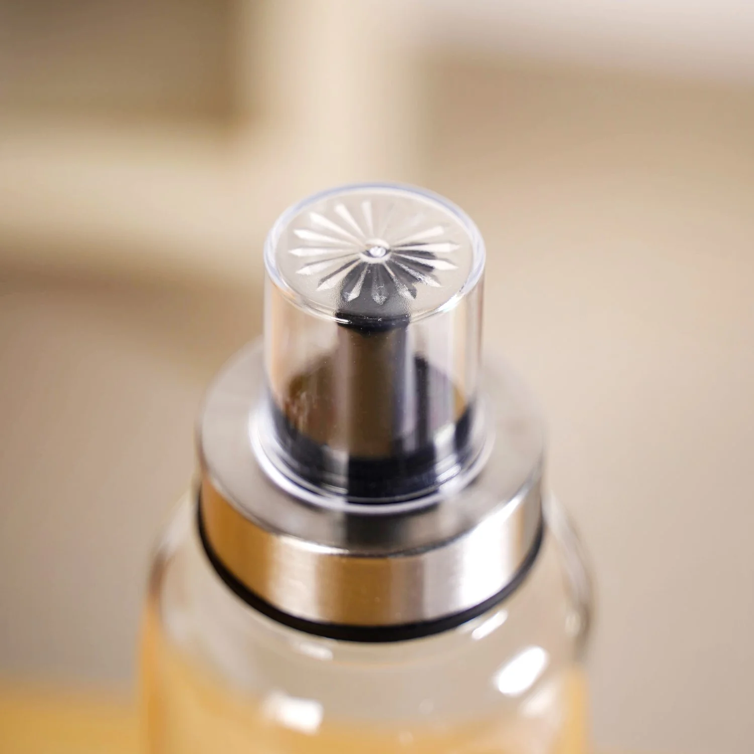 Accurate Pour Glass Oil And Vinegar Dispenser Bottle 1000ml - Image 6