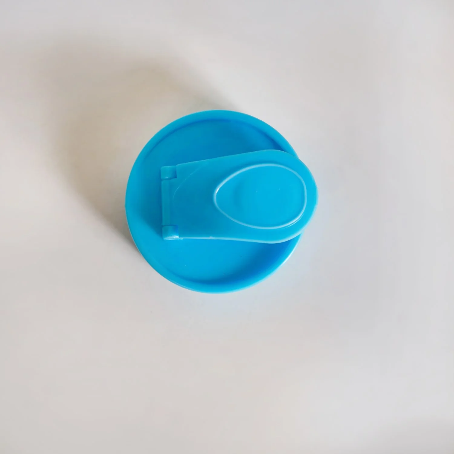 AquaBurst Water Bottle With Capacity Markers Ombre Green Blue 2200ml - Image 9