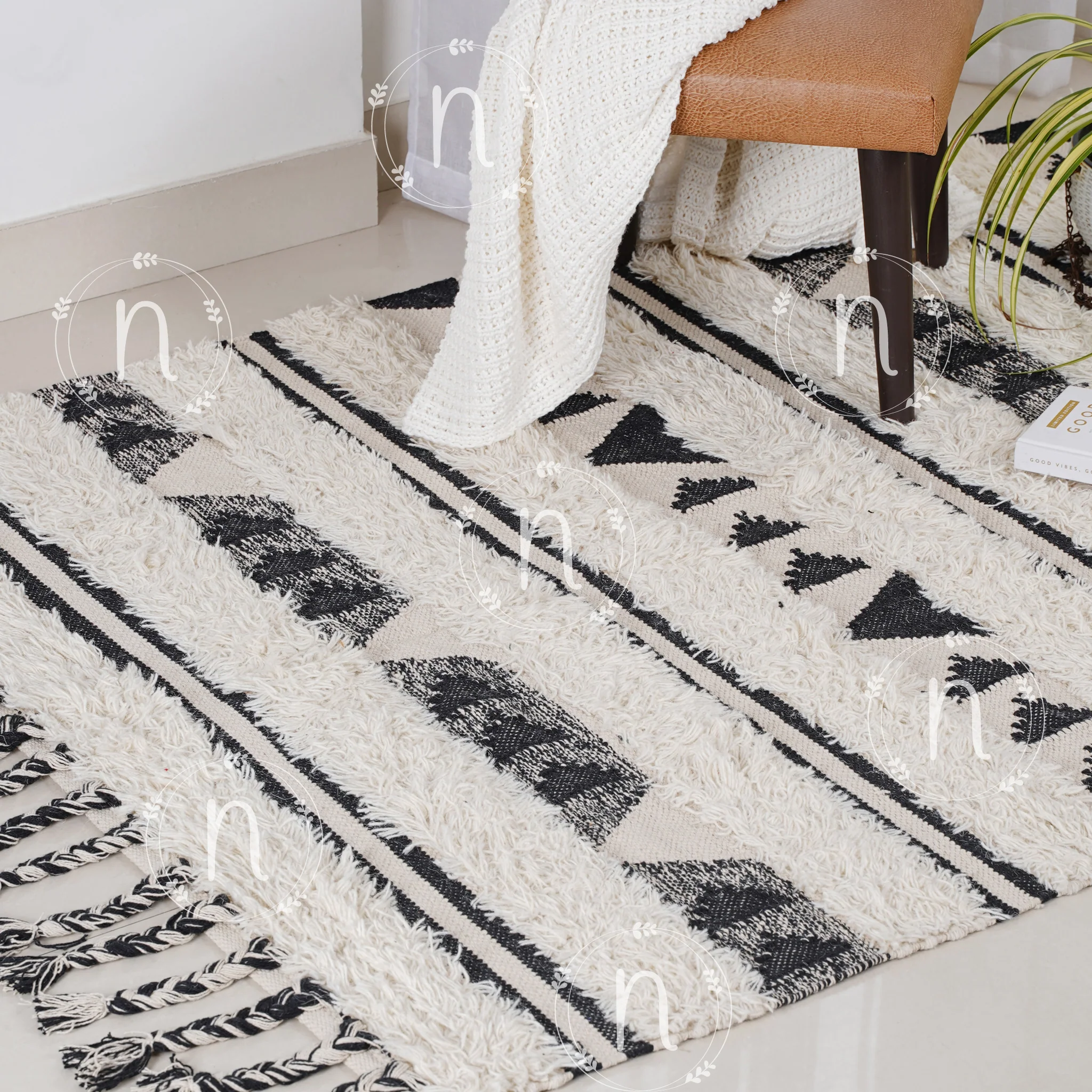 Aztec Hand Woven Rug - Image 10