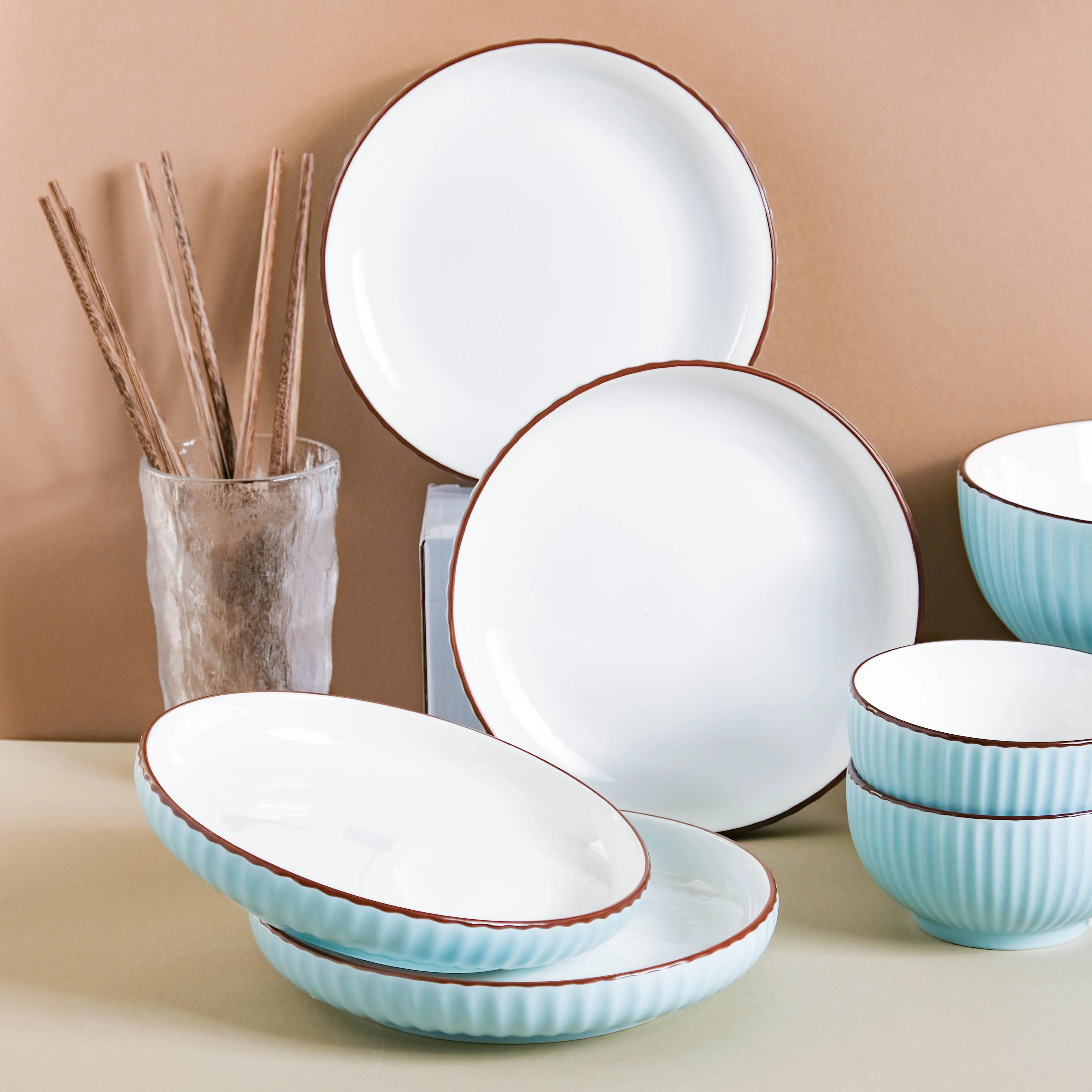 Azure 18 Piece Soup Salad Set For 4 - Image 7