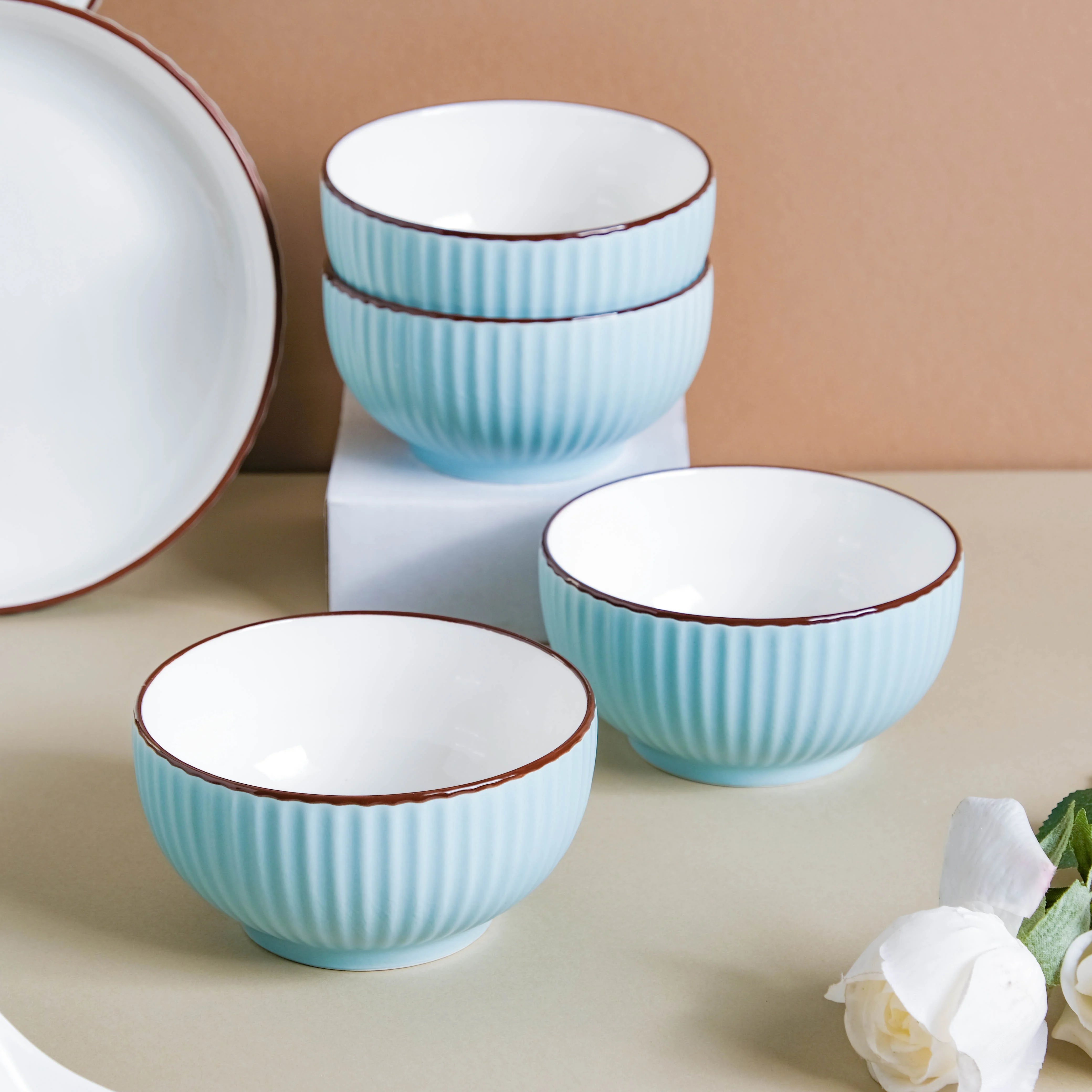 Azure 18 Piece Soup Salad Set For 4 - Image 8