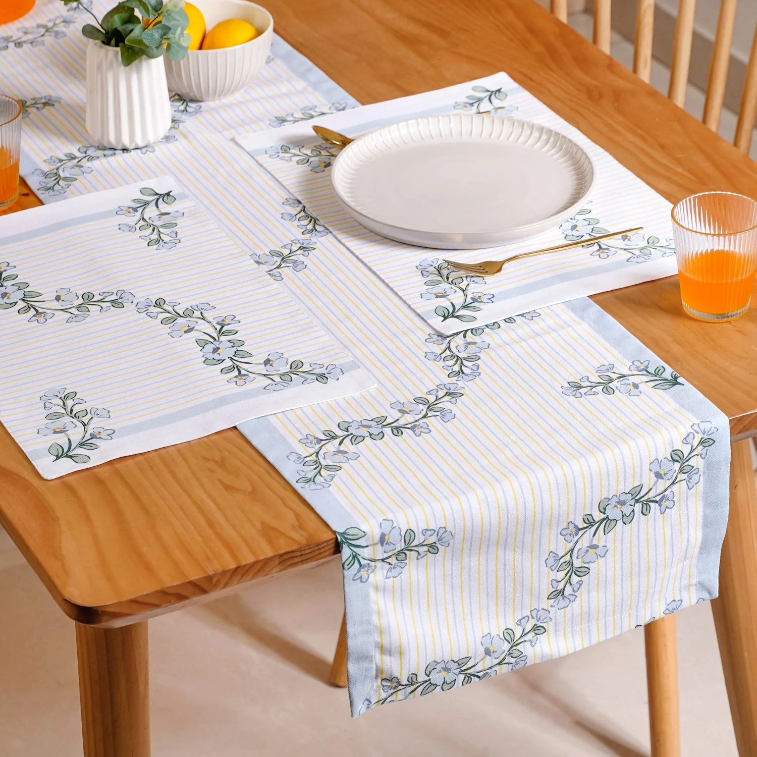 Azzurro Minimal Linen Set with Table Mats and Runner - Image 6