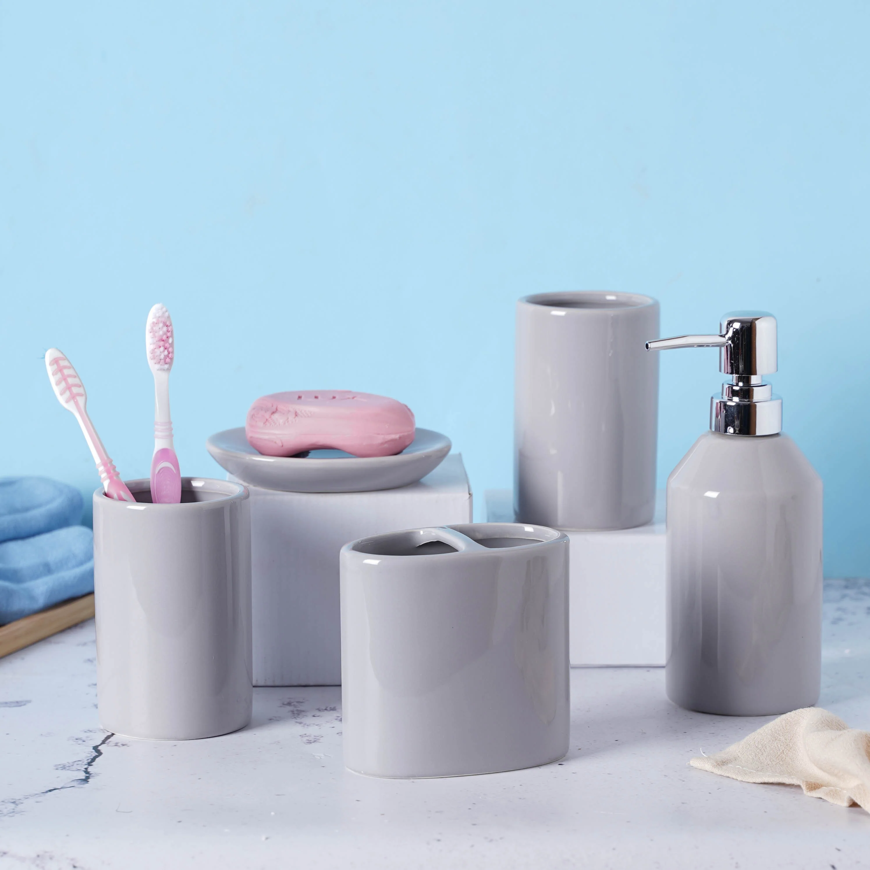 Bathroom Set of 5 Grey - Image 11