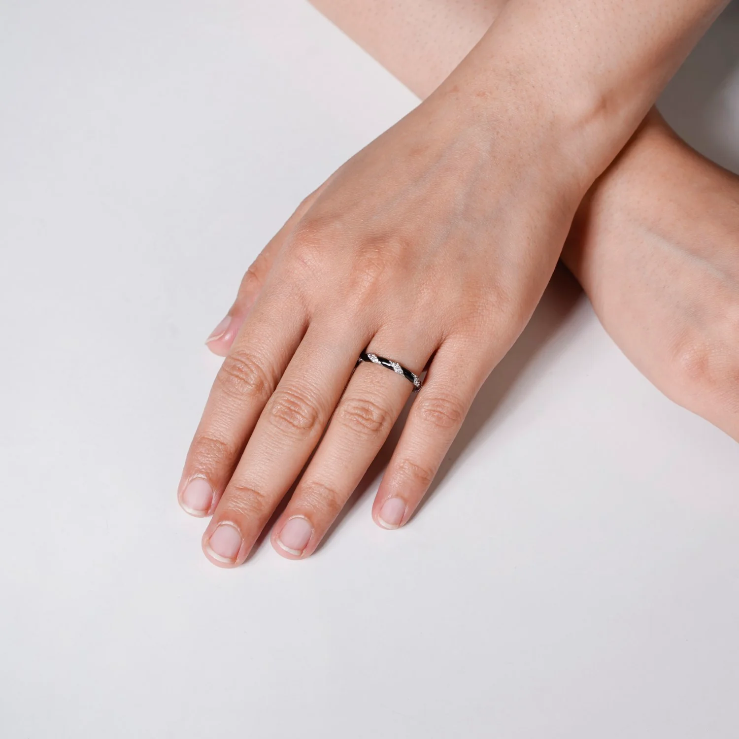 Black And Silver Swirl Ring - Image 2