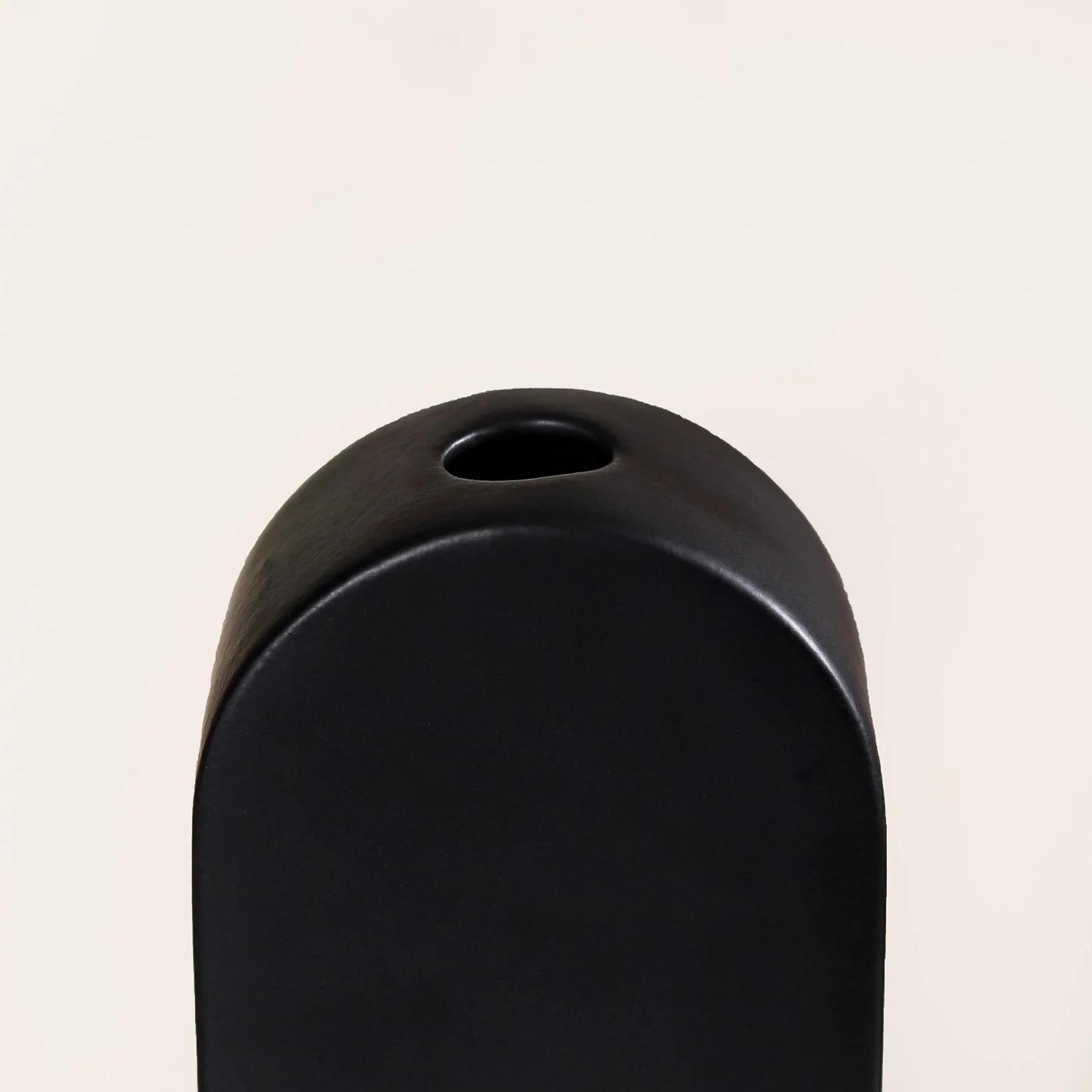 Black And White Arch Vase - Image 4