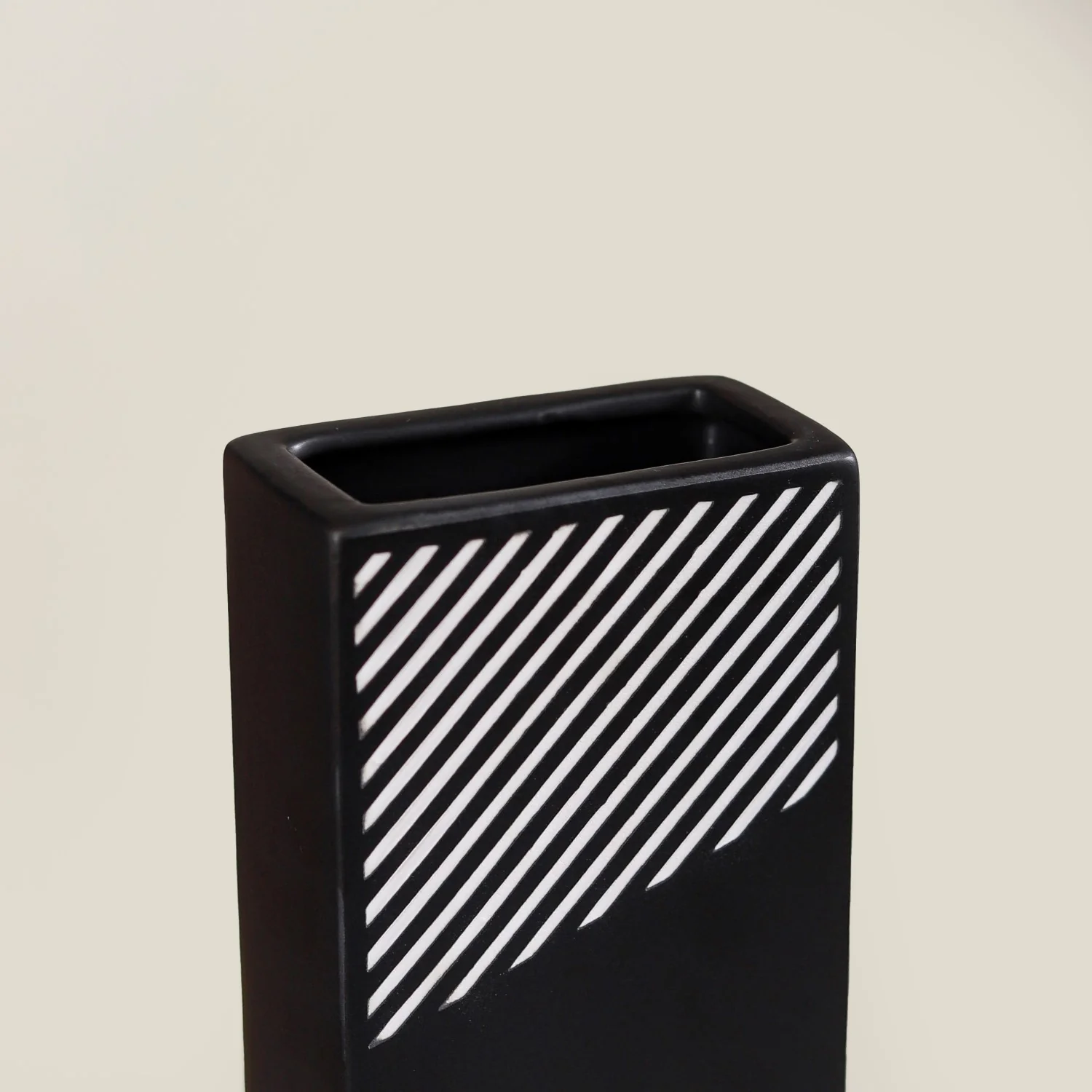 Black And White Stripes Vase - Image 9