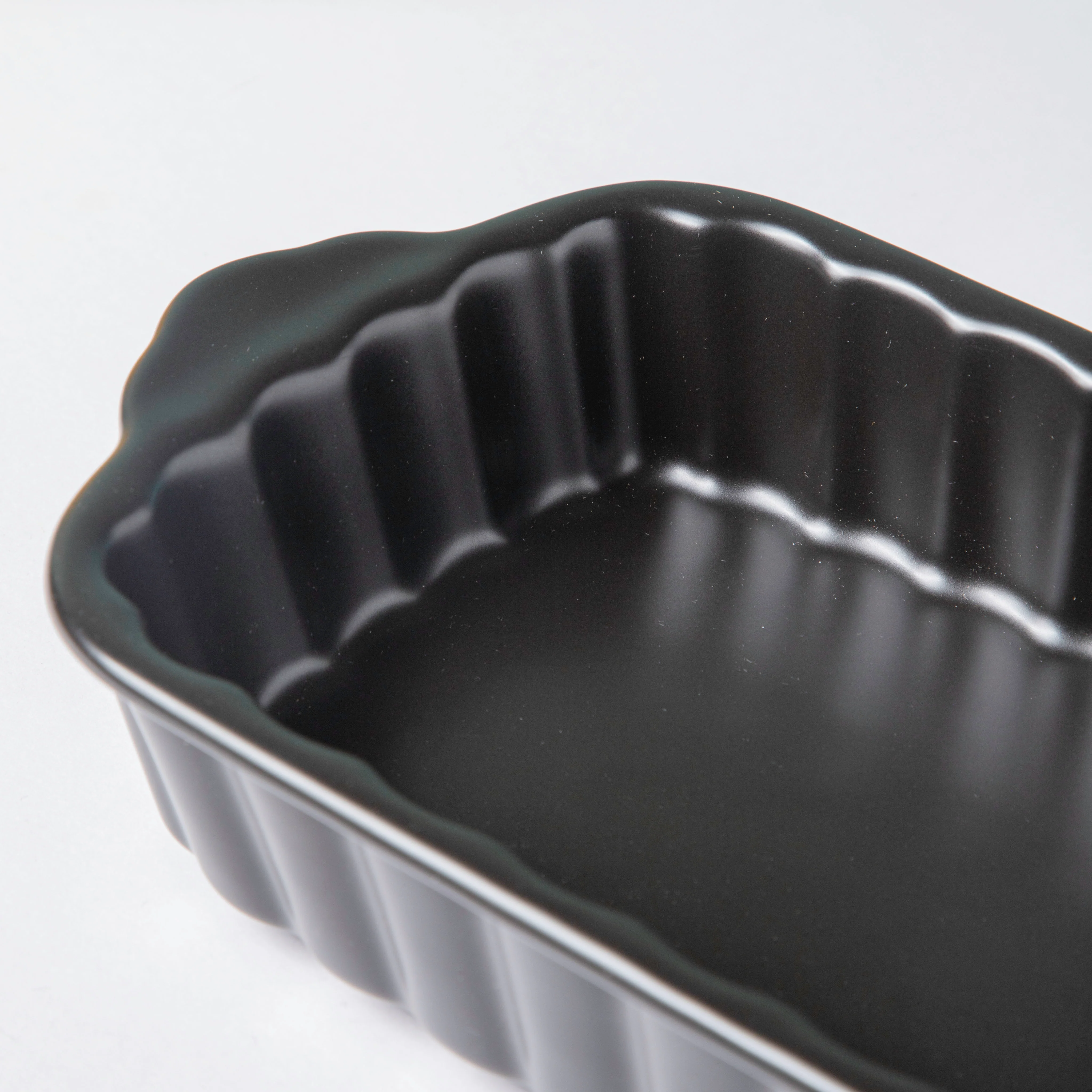 Black Berry Textured Baking Tray 7 Inch - Image 5