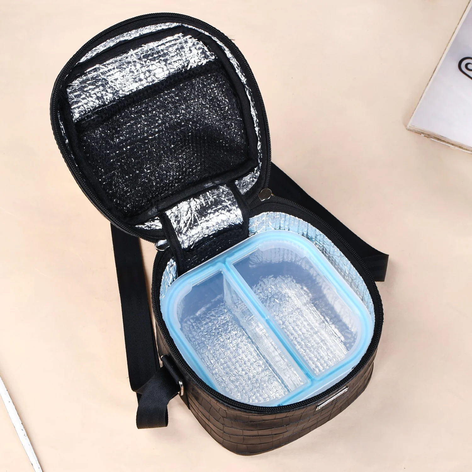 Black Croco Lunch Bag With Insulation - Image 3