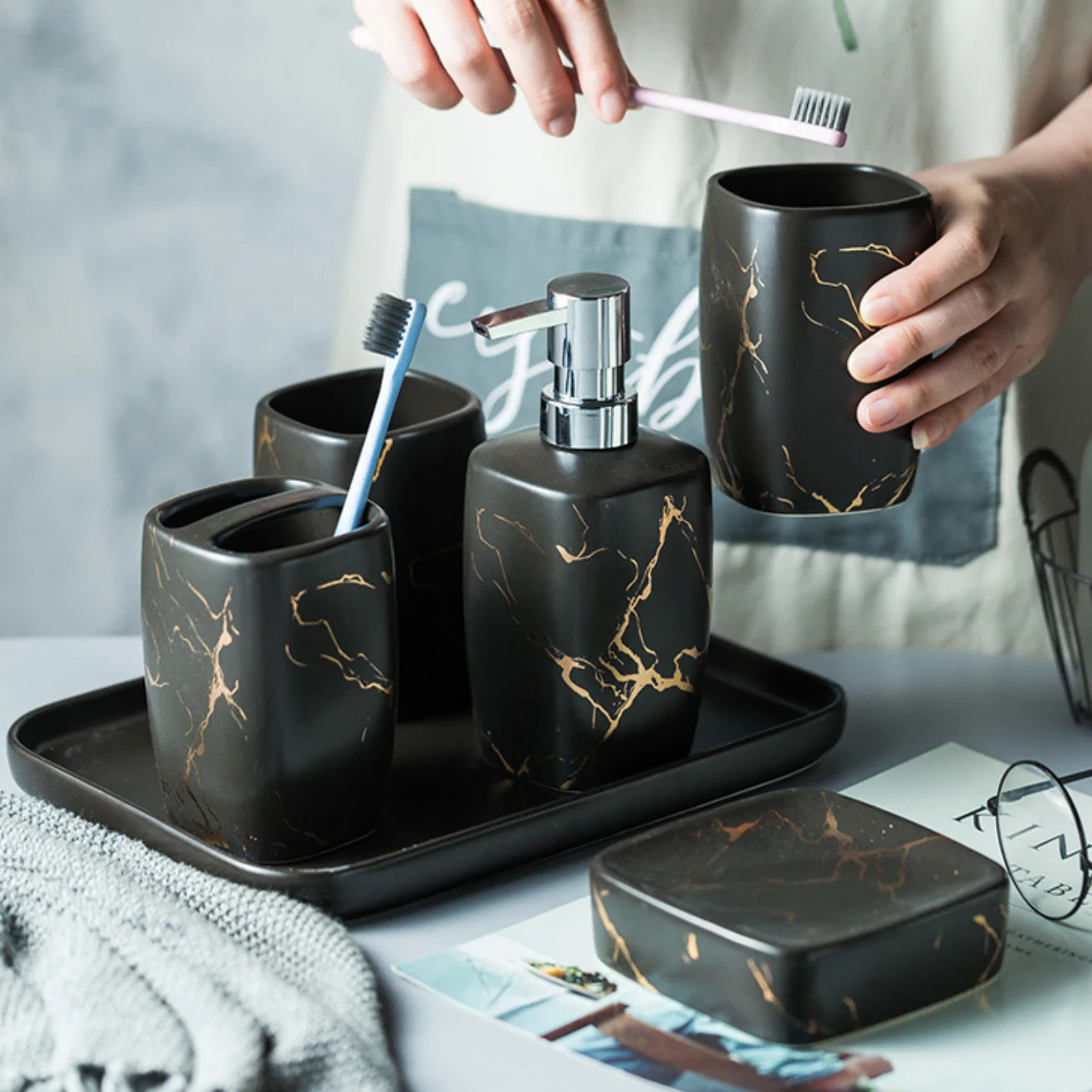 Black Designer Bath Set - Image 3