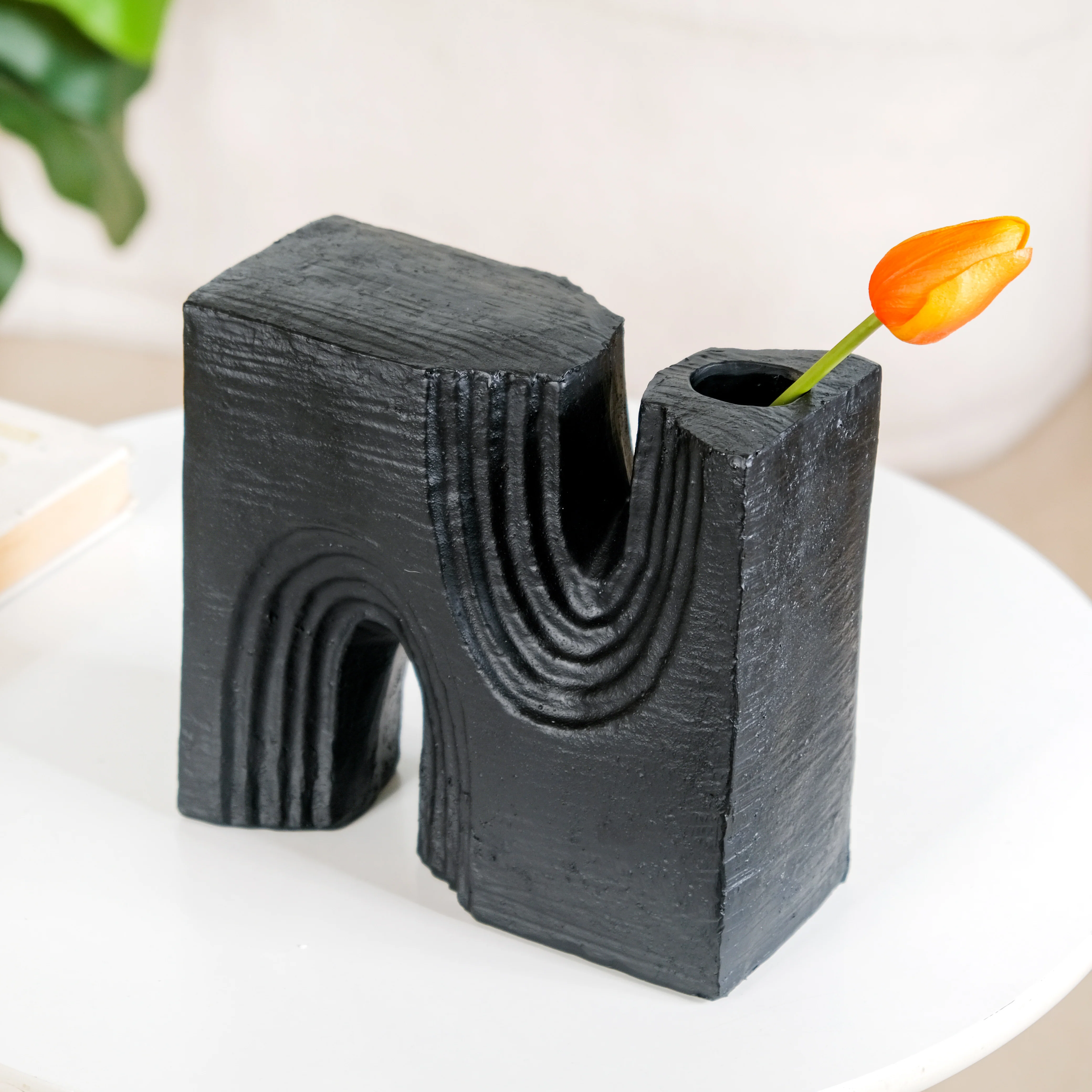 Black Valley Showpiece Vase - Image 9