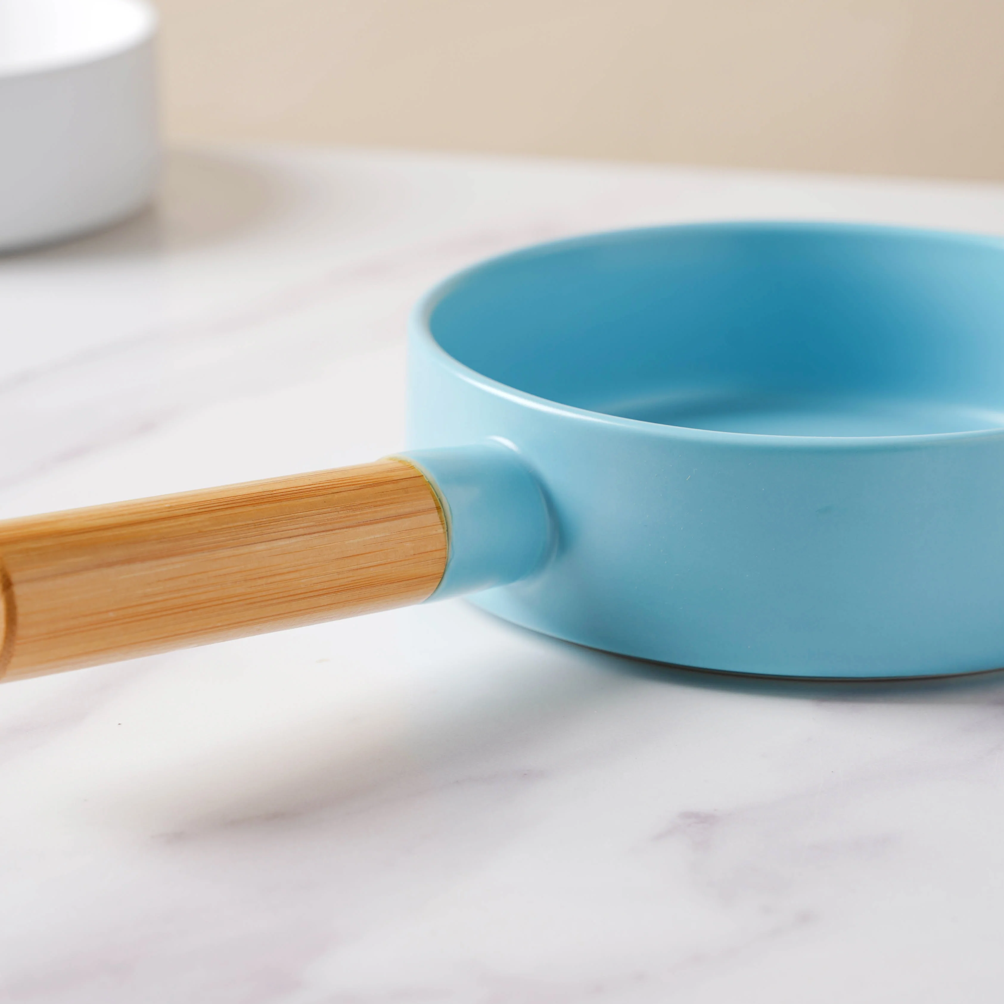 Blue Muffin Baking Pan With Handle - Image 3