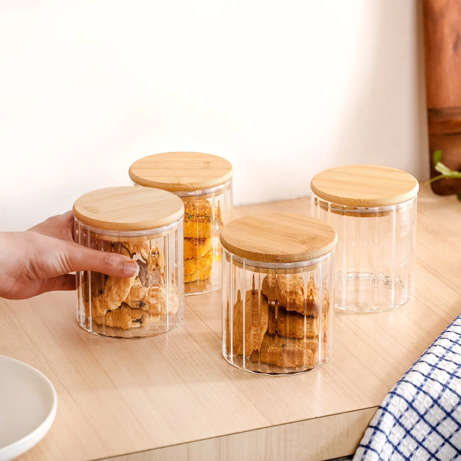 Borosilicate Airtight Glass Jar With Wooden Lid Set Of 4 Ribbed Design 610ml - Image 2