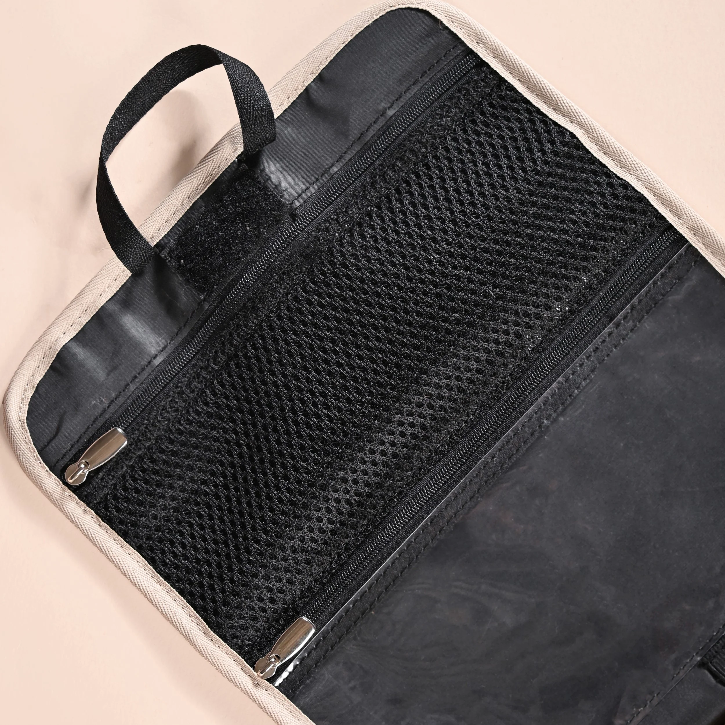 Botanic Foldable Travel Kit Bag - Image 6