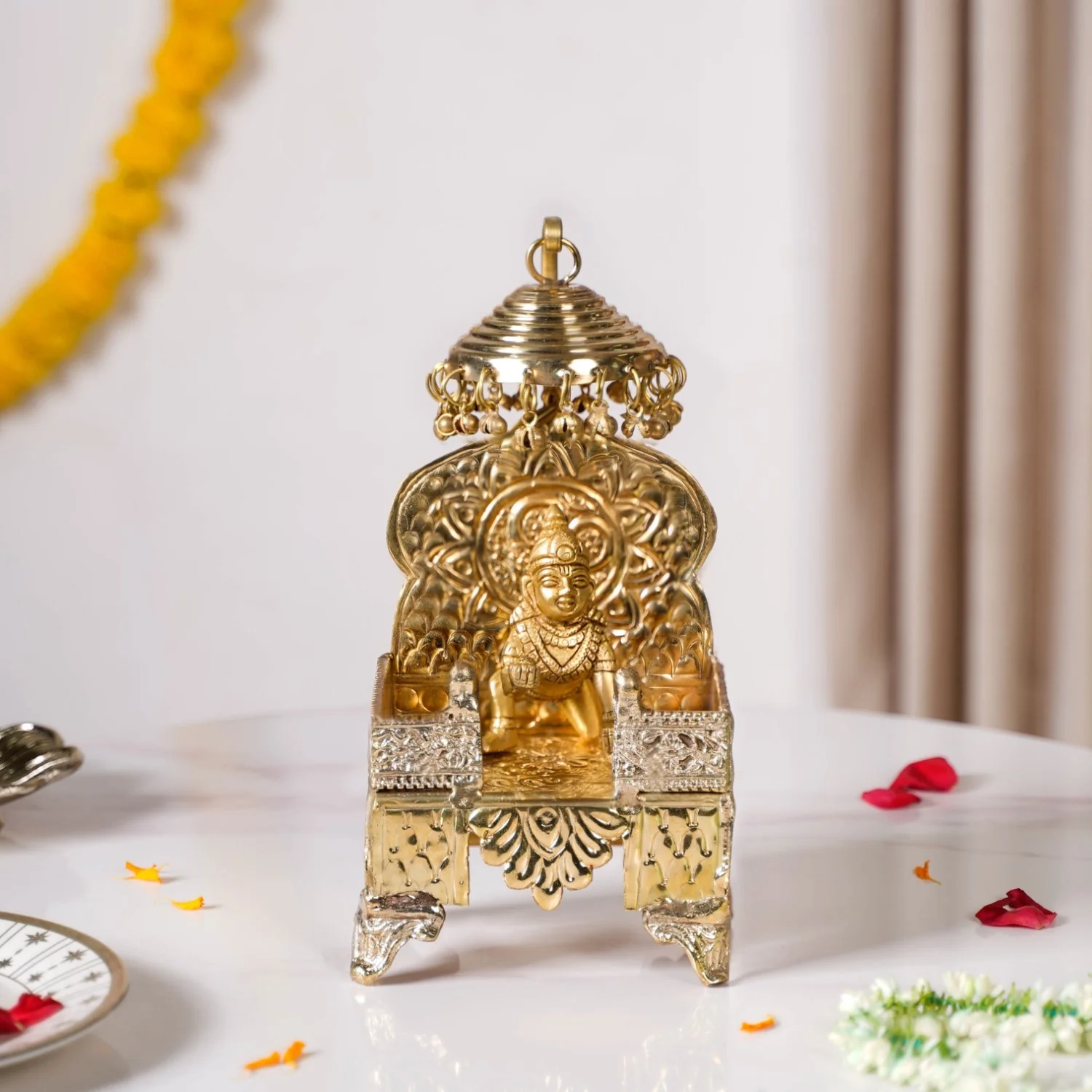 Brass Singhasan With Detachable Chatra - Image 4