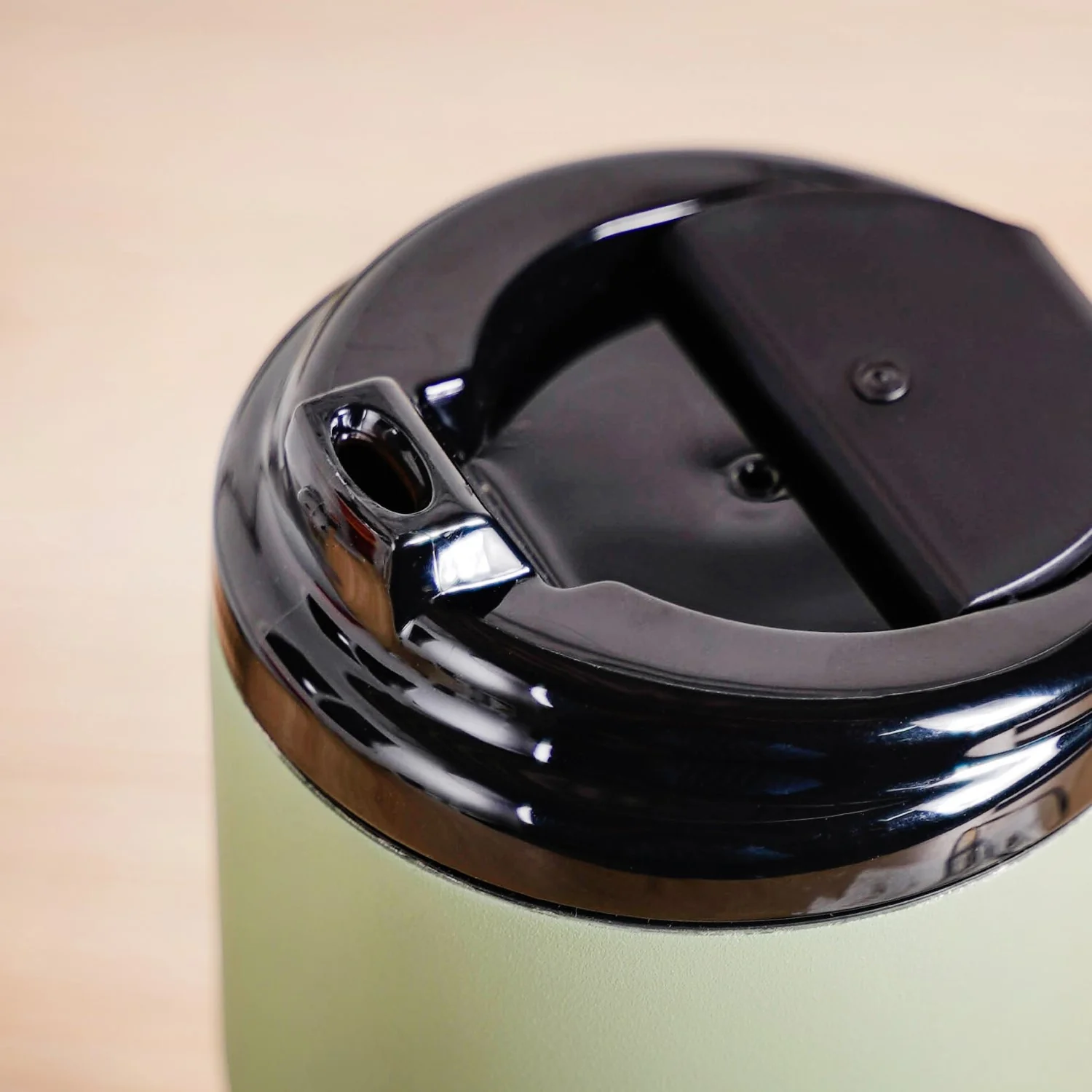 Brewster Grande Vacuum Copper Insulated Travel Flask Seaweed Green 590ml - Image 9