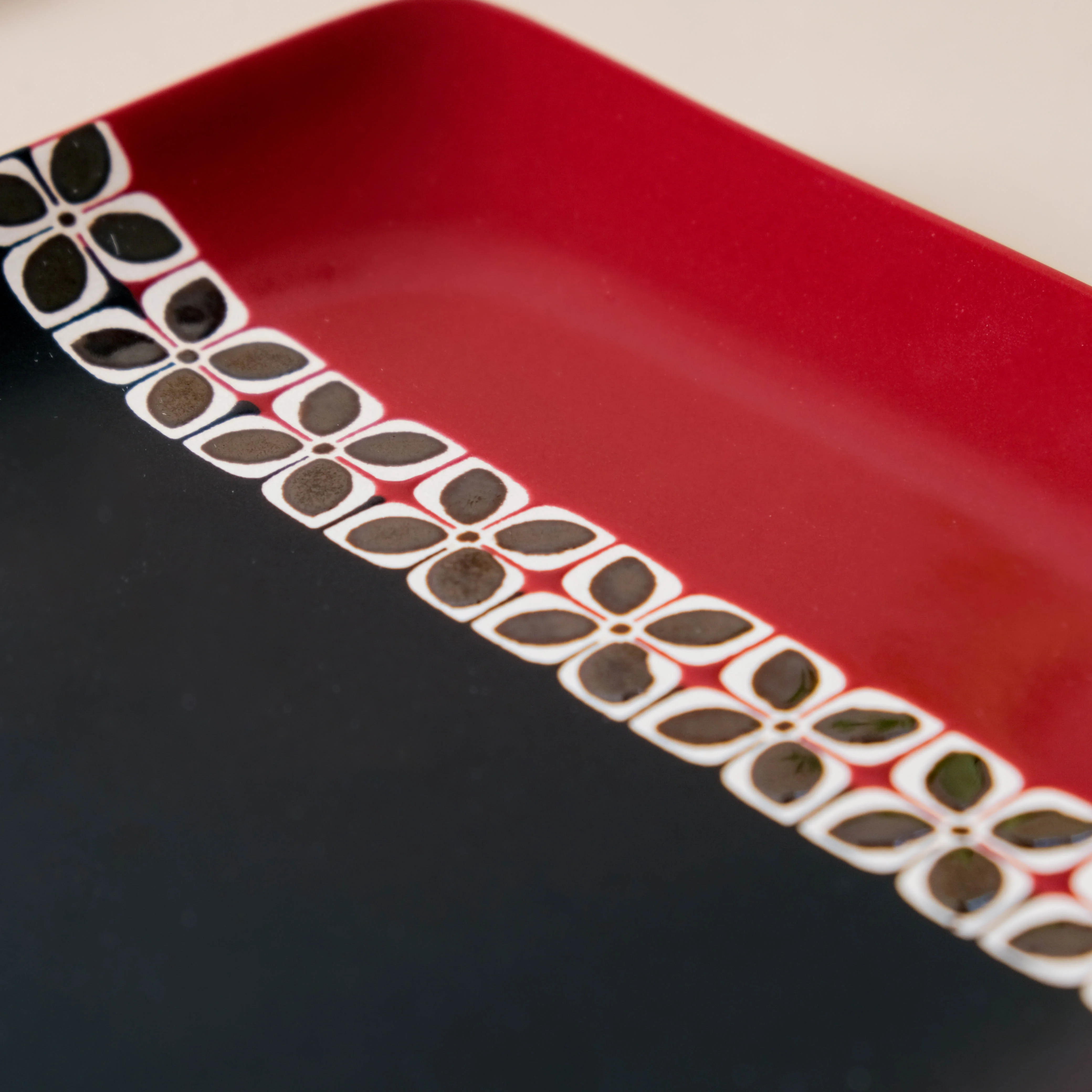 Carmine Red and Black Square Plate 8 Inch - Image 8