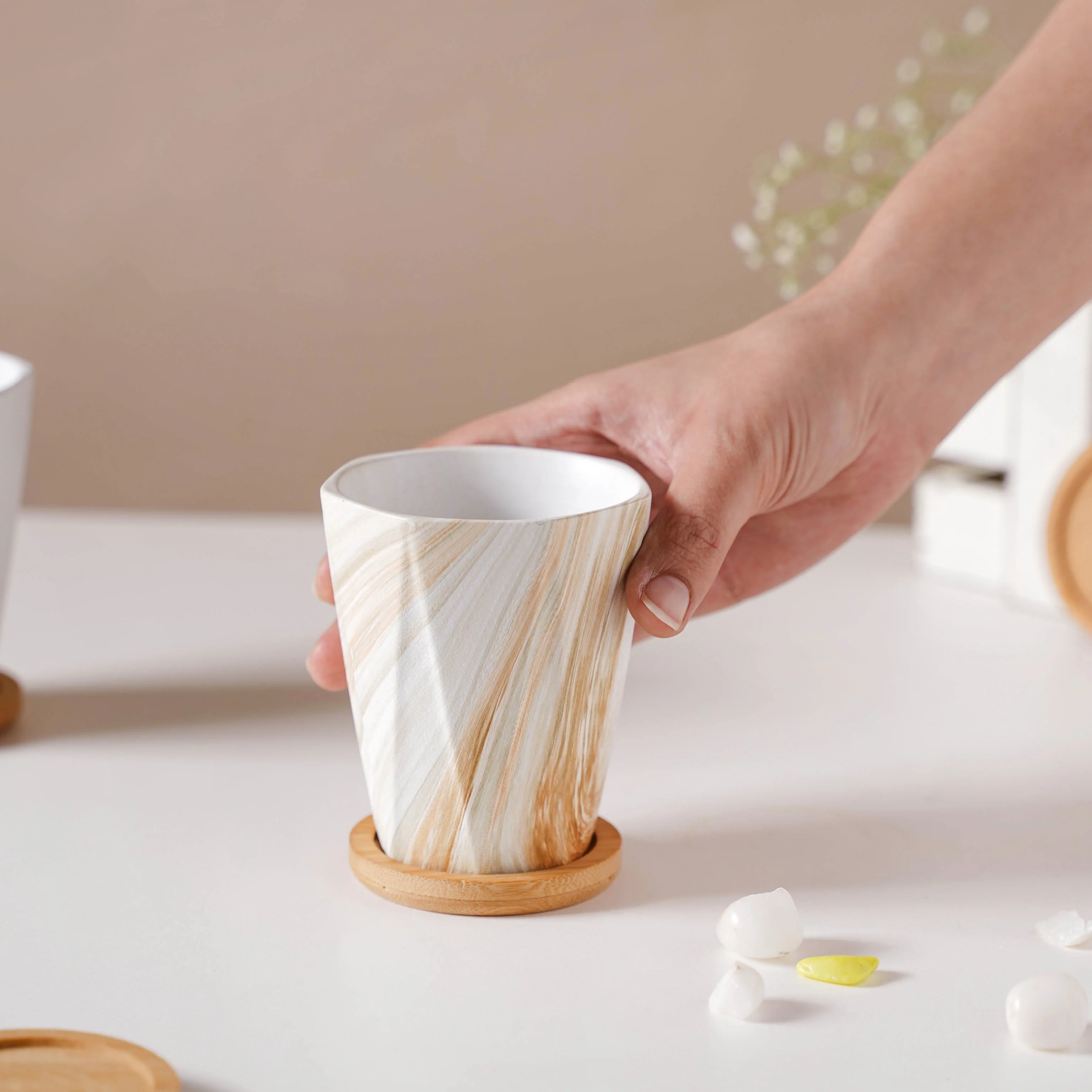 Carrara Brown Planter With Coaster - Image 2