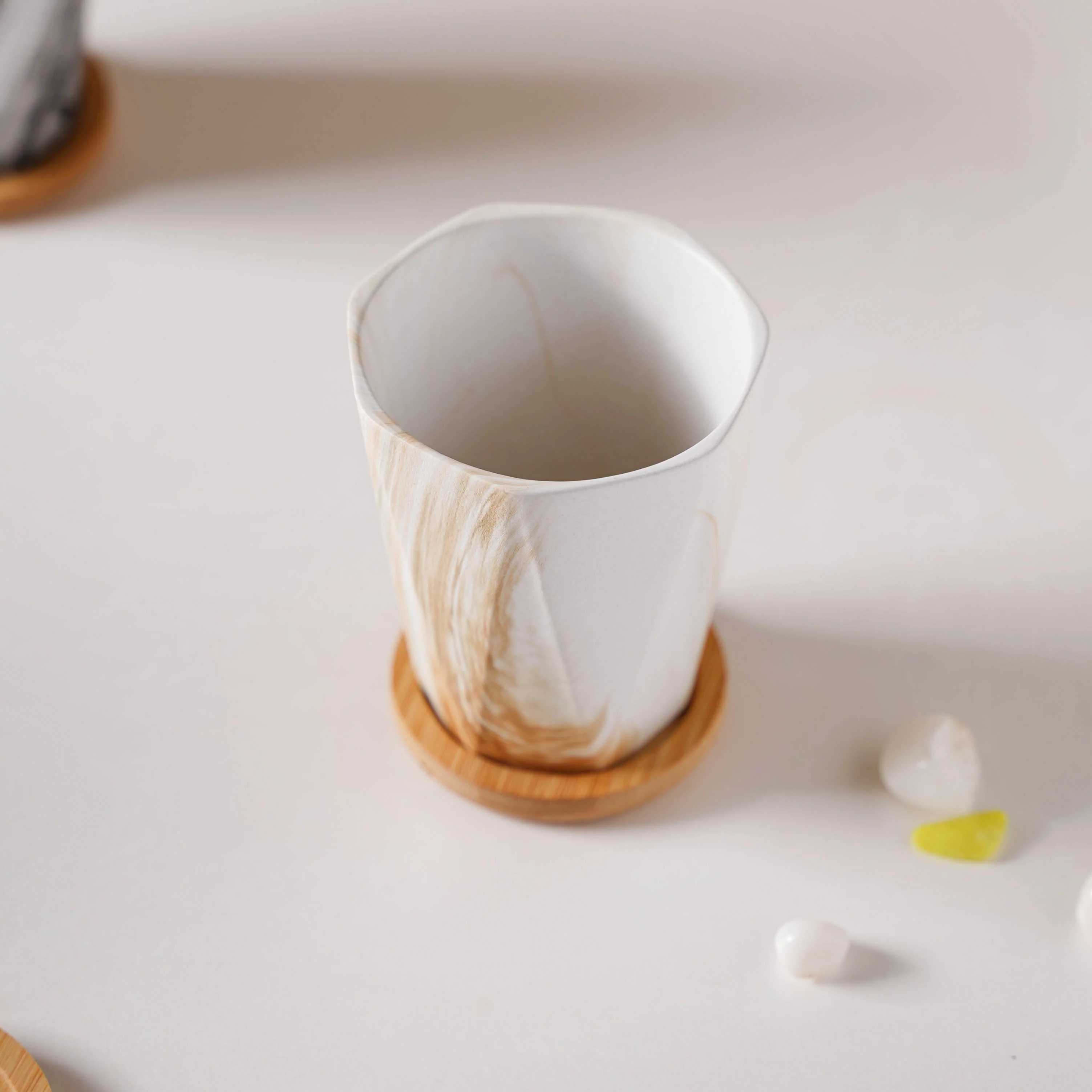Carrara Brown Planter With Coaster - Image 5