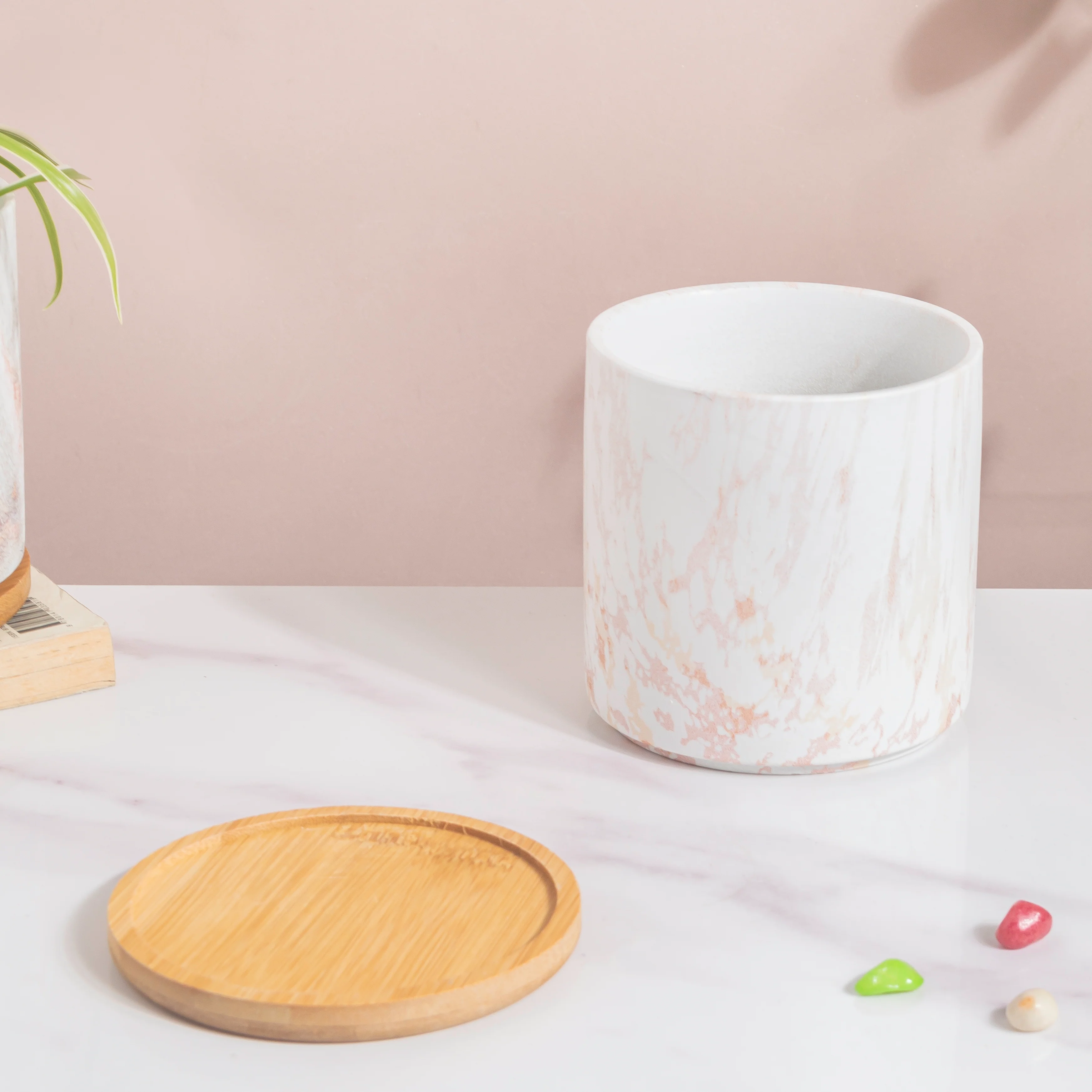 Carrara White And Brown Ceramic Planter With Wooden Coaster - Image 4
