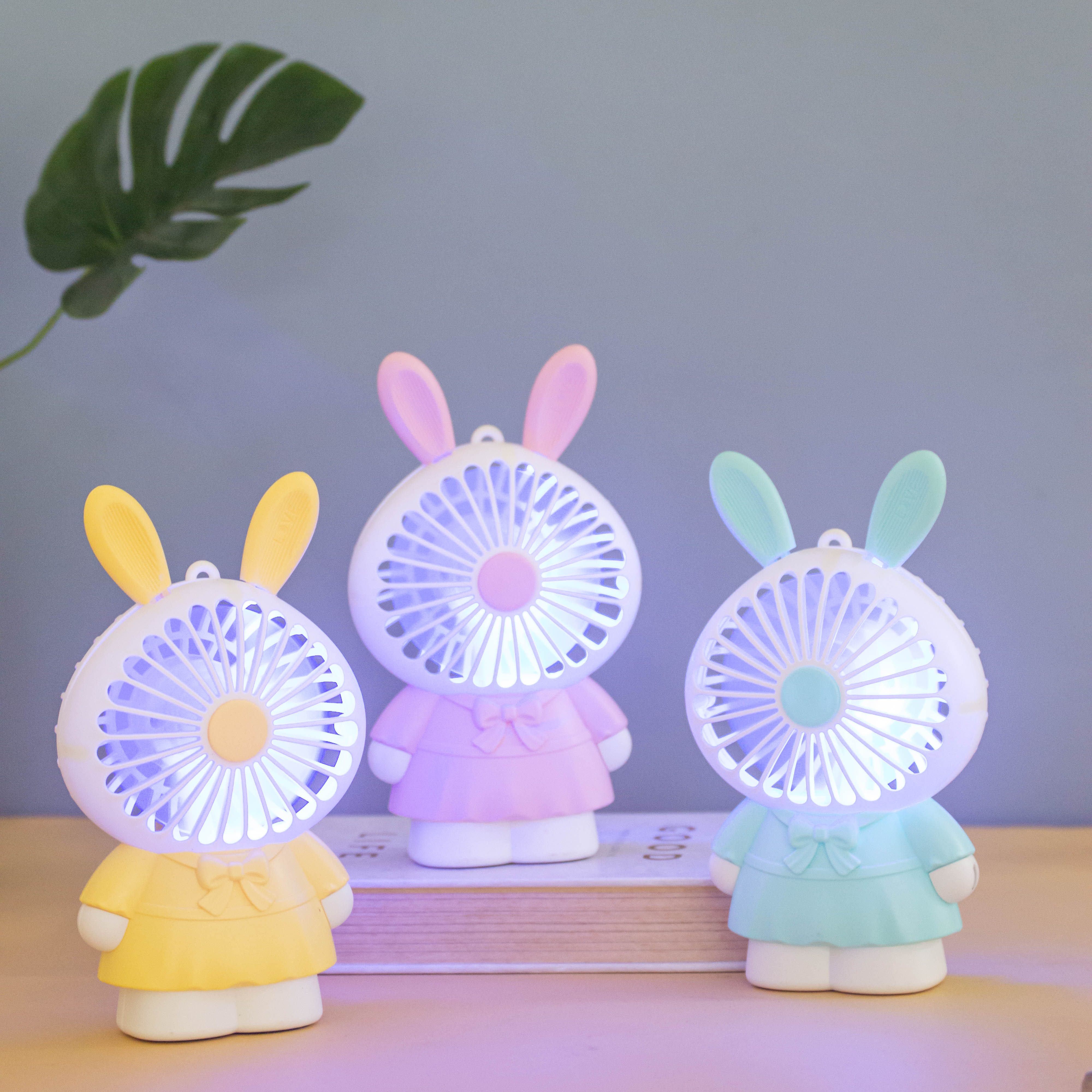 Cartoon Fan With Light - Image 19