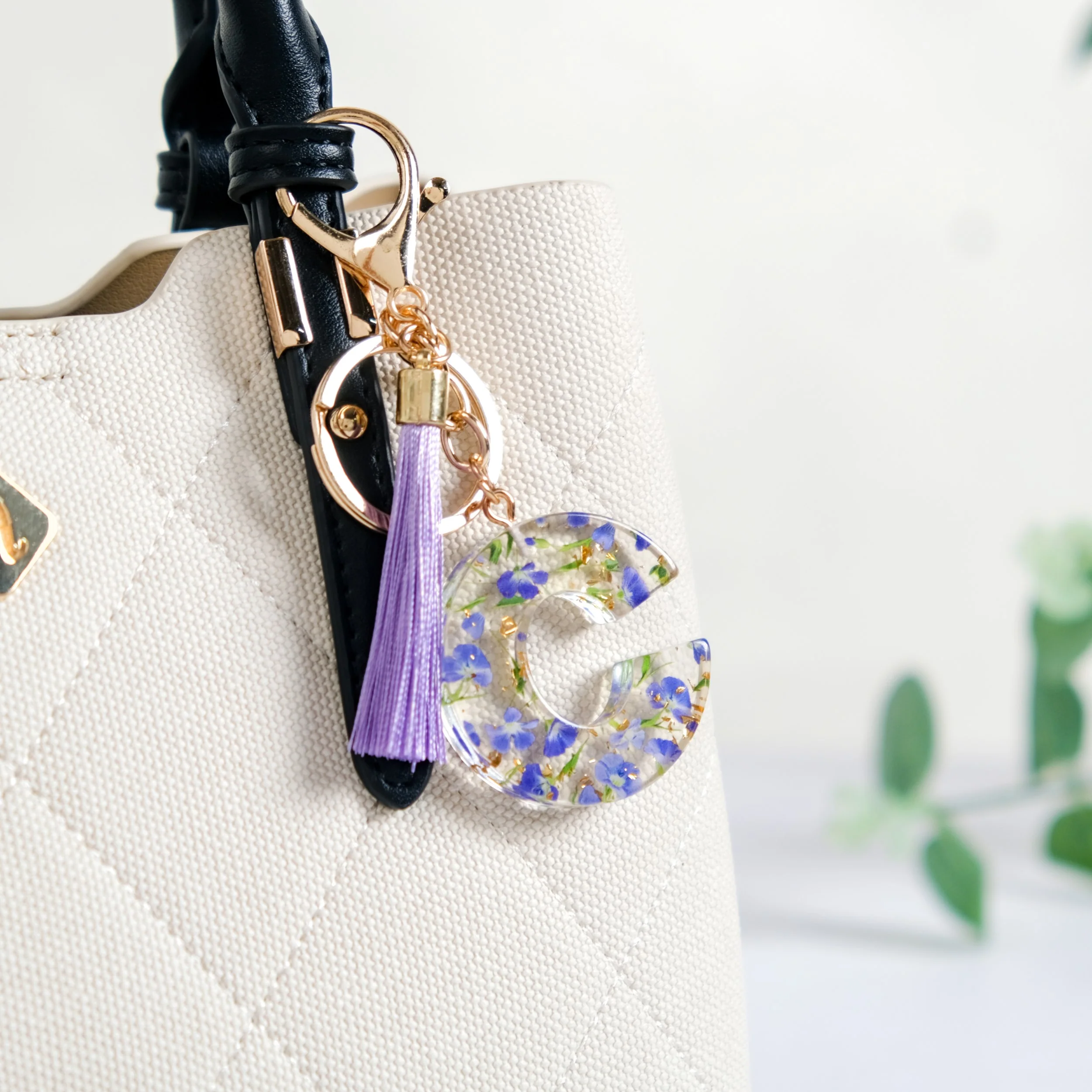 Charming Elegance C Alphabet Keychain - Image 3