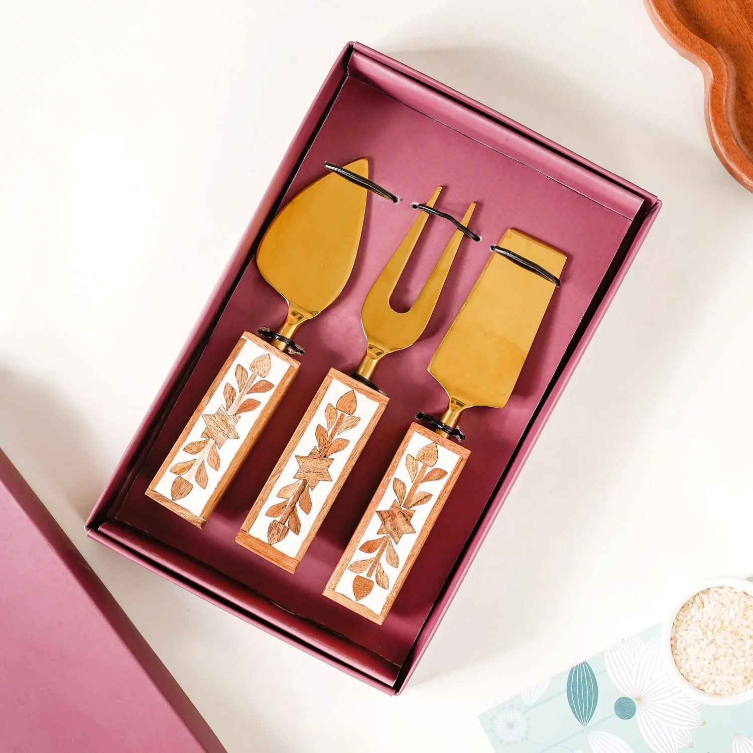 Cheesy Farmhouse Rakhi Gift Set For Bhaiya Bhabhi - Image 2