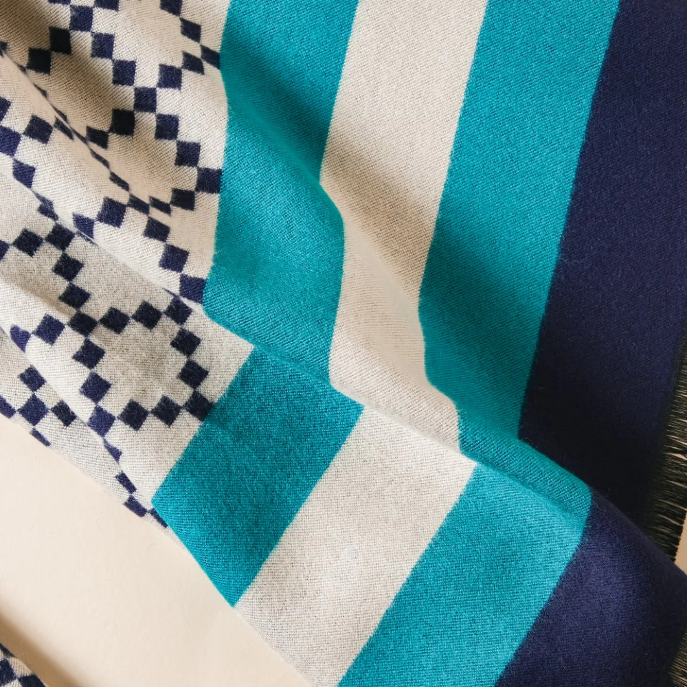 Chequered Super Soft Scarf For Women - Image 7