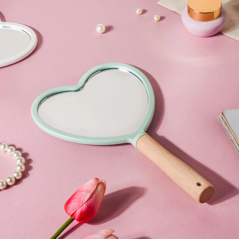 Chic Heart Hand Mirror Green - Image 3