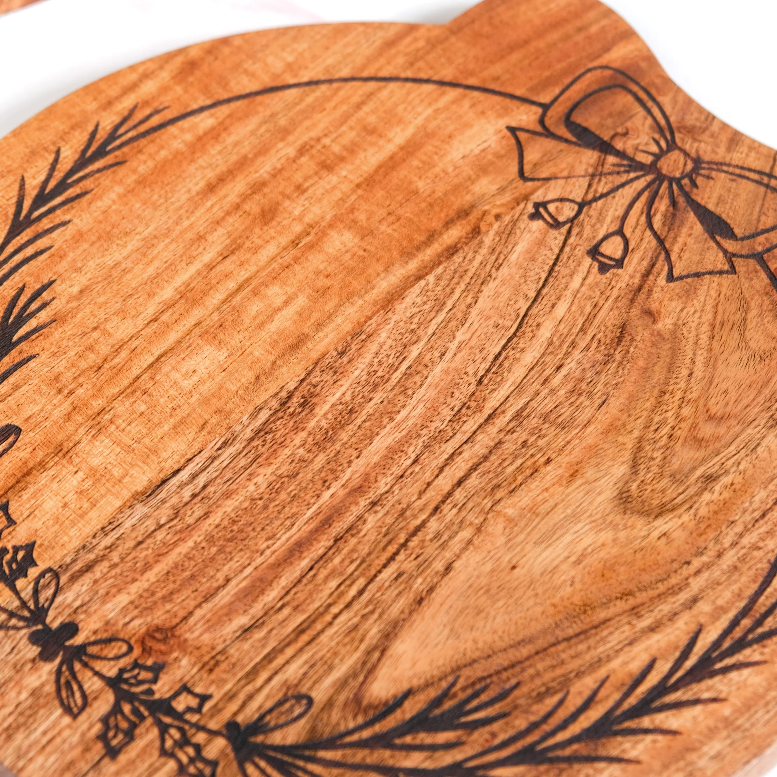 Christmas Wreath Acacia Serving Platter 30x29cm - Image 7