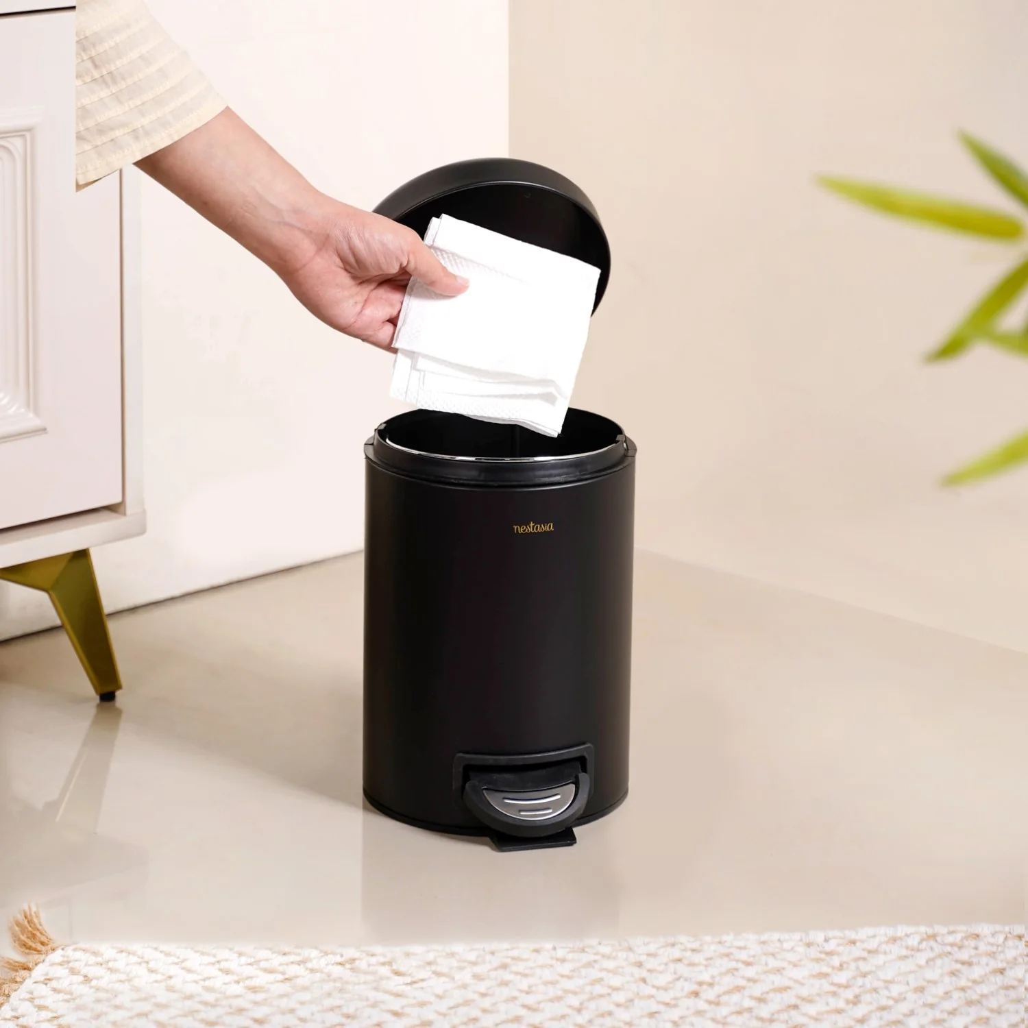 Clean Curve Dustbin With Removable Bucket Black 3000ml - Image 3