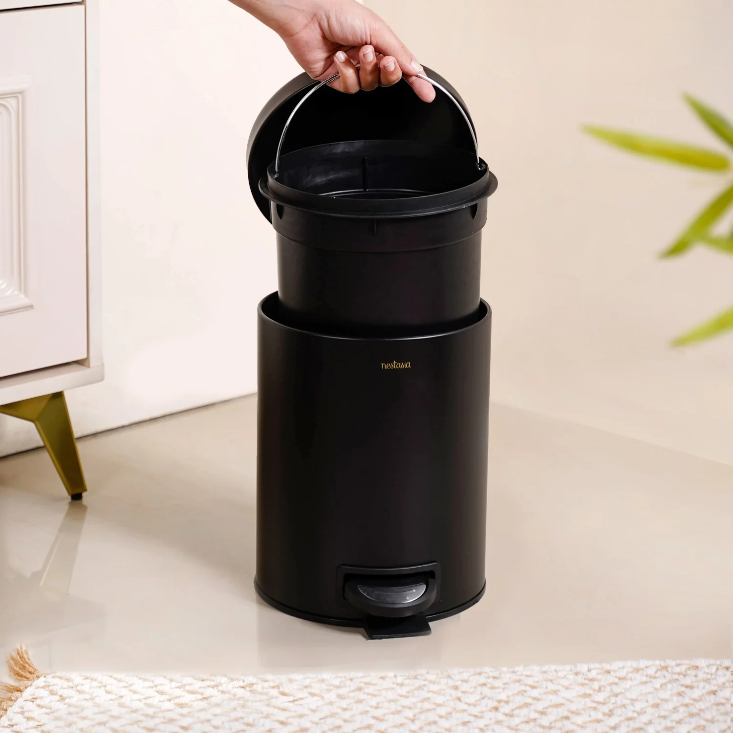 Clean Curve Metal Dustbin With Removable Bucket Black 5000ml - Image 3