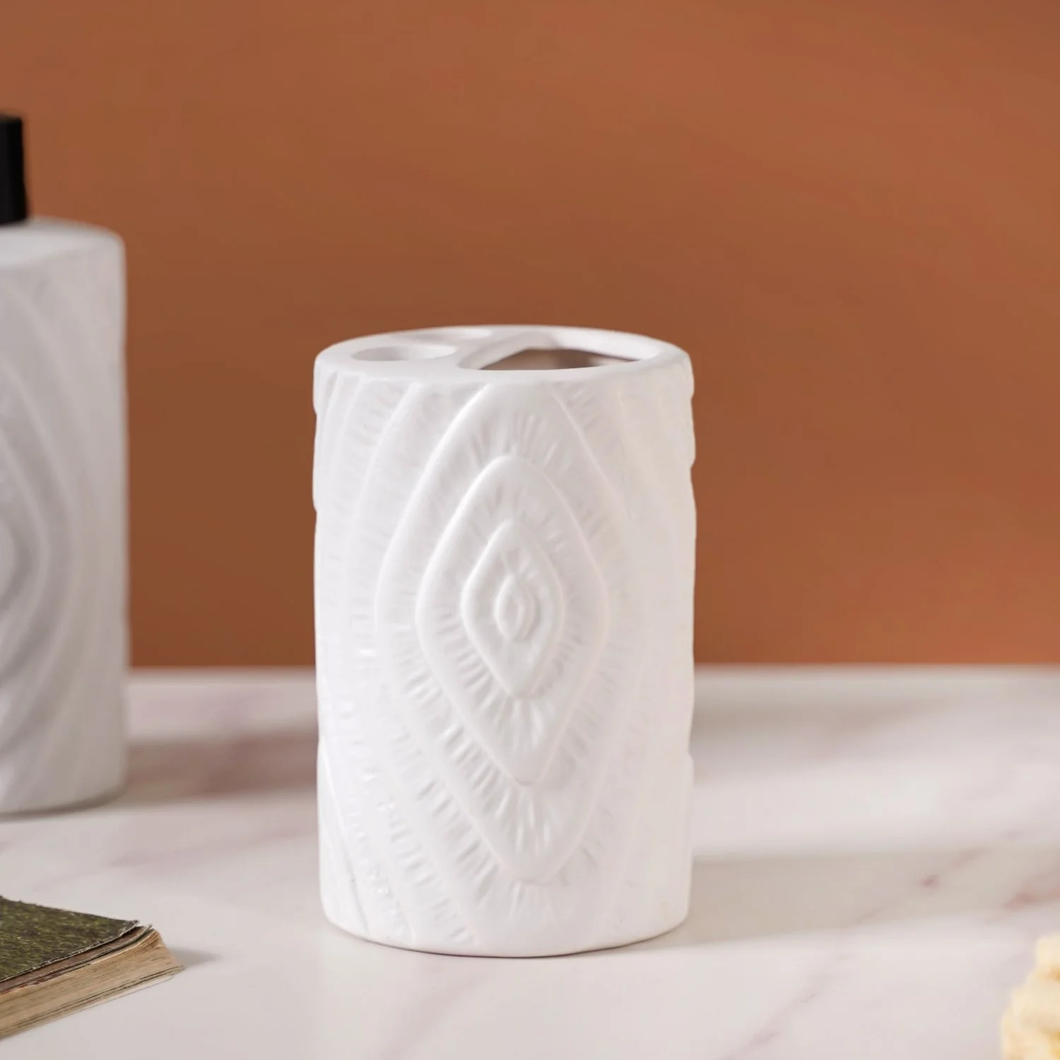 Contour Design Bathroom Accessories Set Of 3 White - Image 6