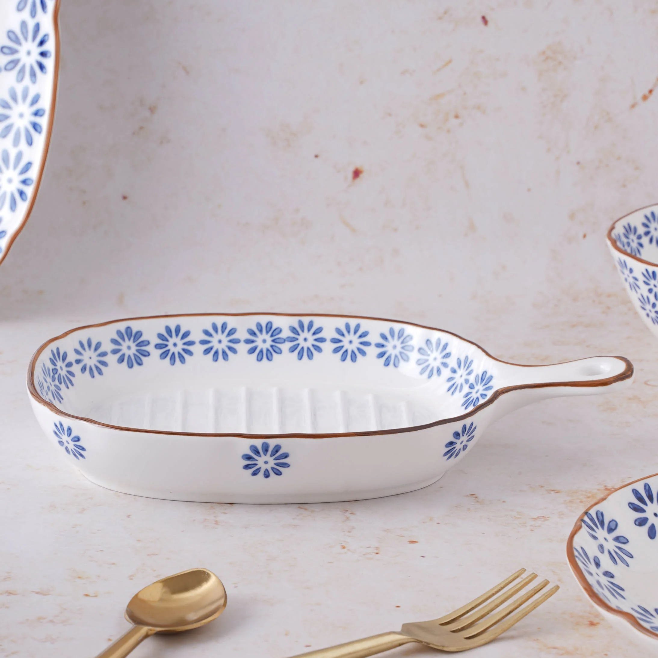 Daisy Plate with Handle - Image 4