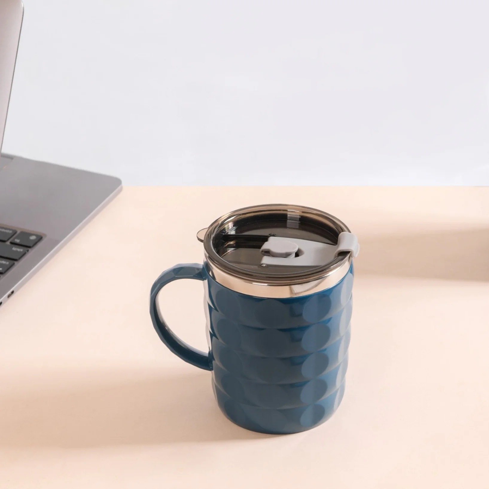 Stylish Travel Mug For Car Blue 400ml - Image 9