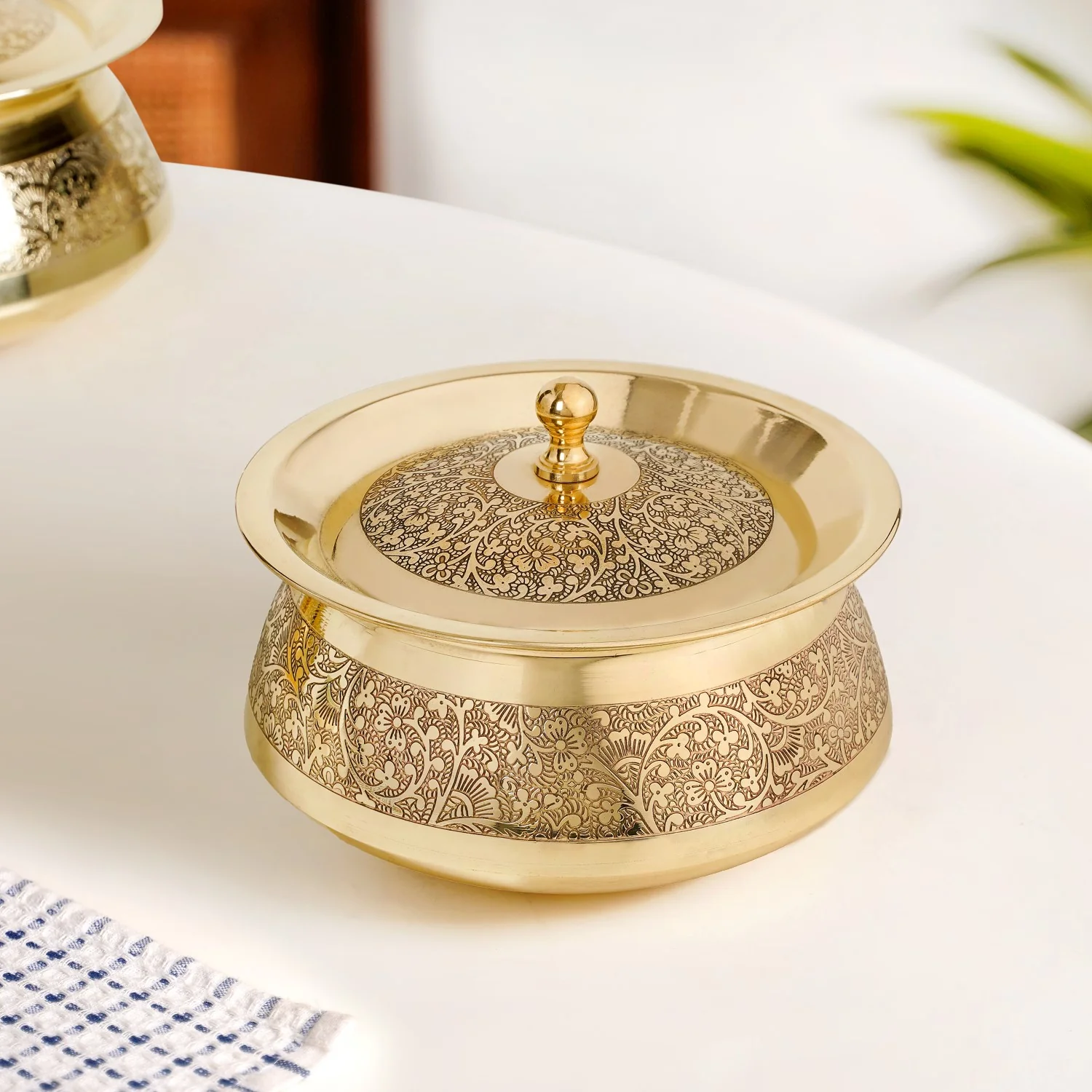 Embossed Pure Brass Handi Cooking Pot With Lid 1600ml - Image 9