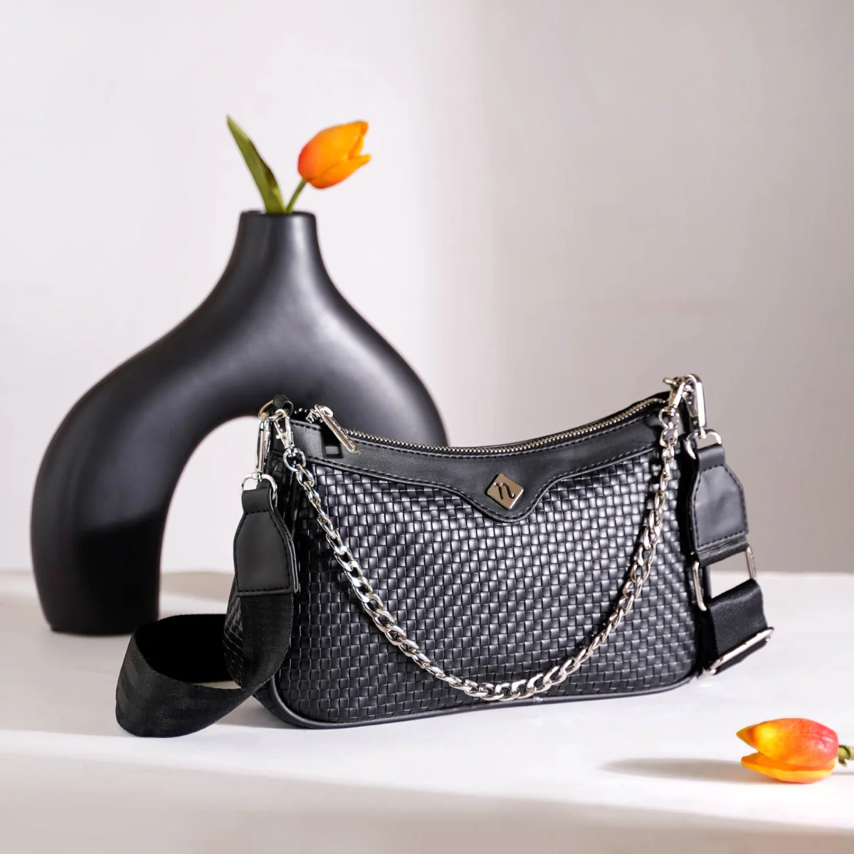 Lusso Black Sling Handbag - Image 9
