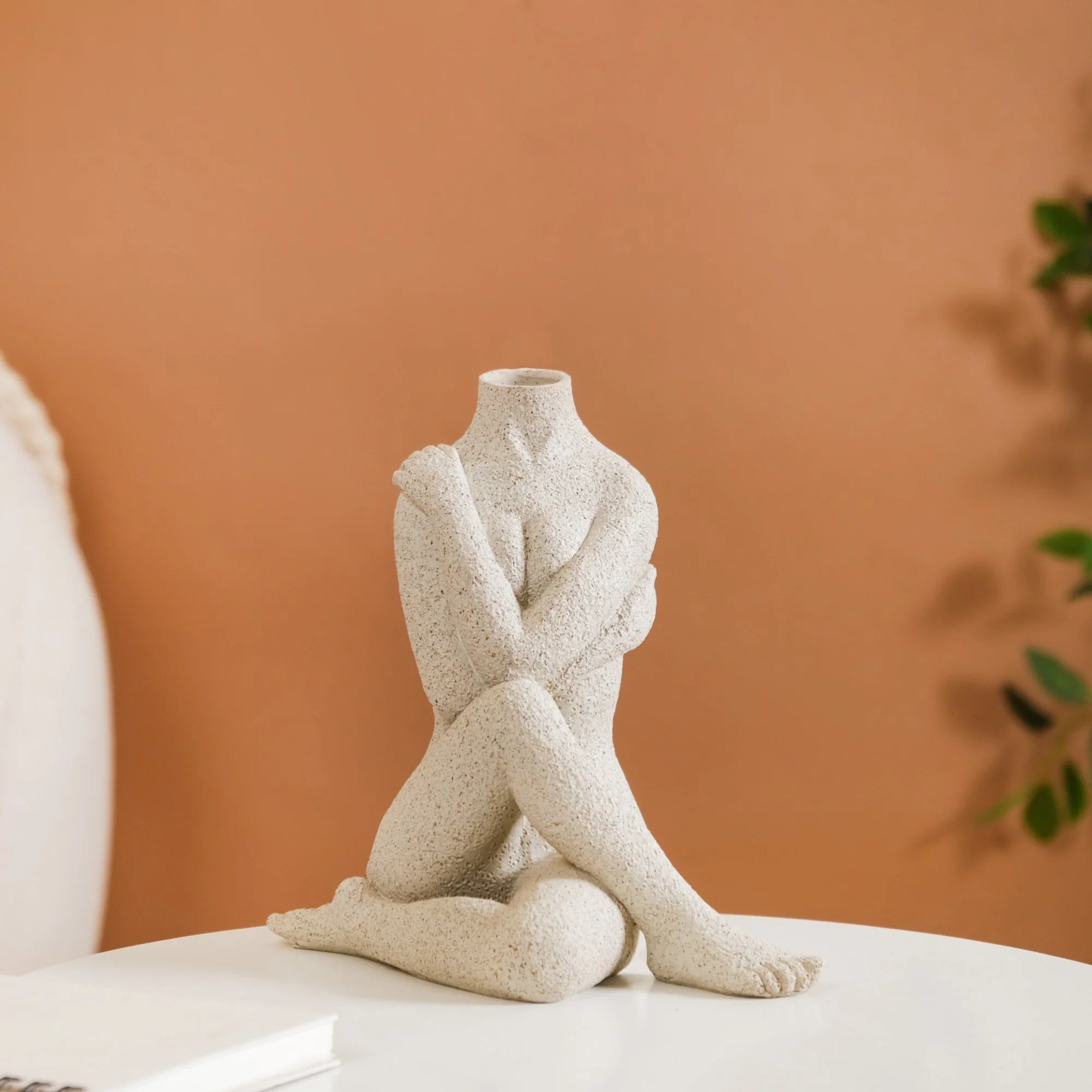 Embrace Vase Showpiece - Image 11