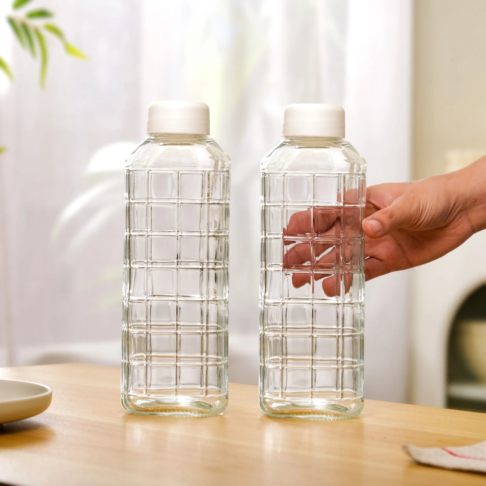 Everyday Transparent Glass Bottle Set Of 2 980ml - Image 5