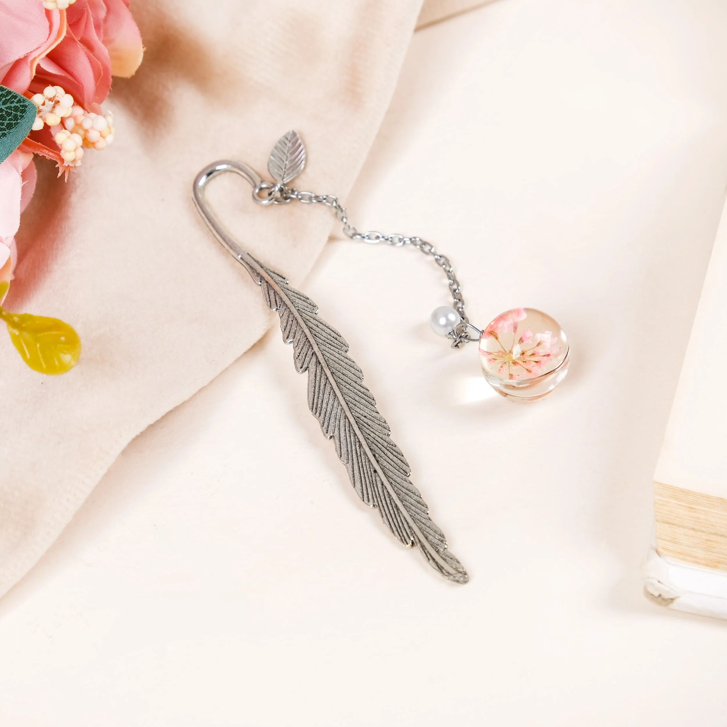 Feather Metal Bookmark With Charms - Image 4