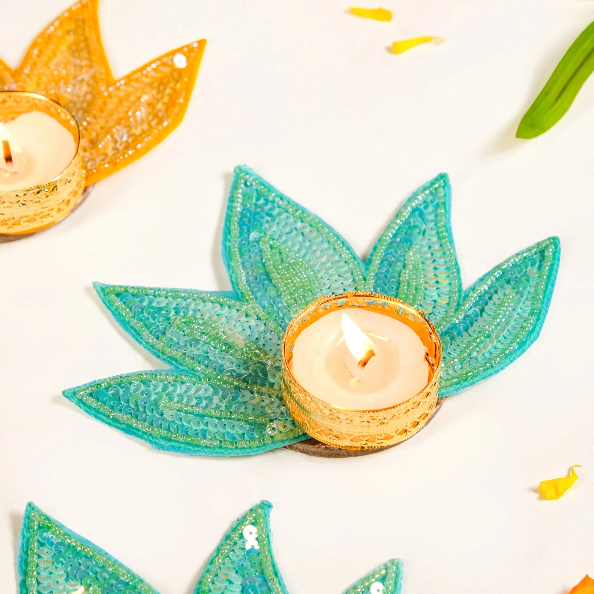 Festive Lotus Tealight Candle Holder Set Of 4 - Image 4