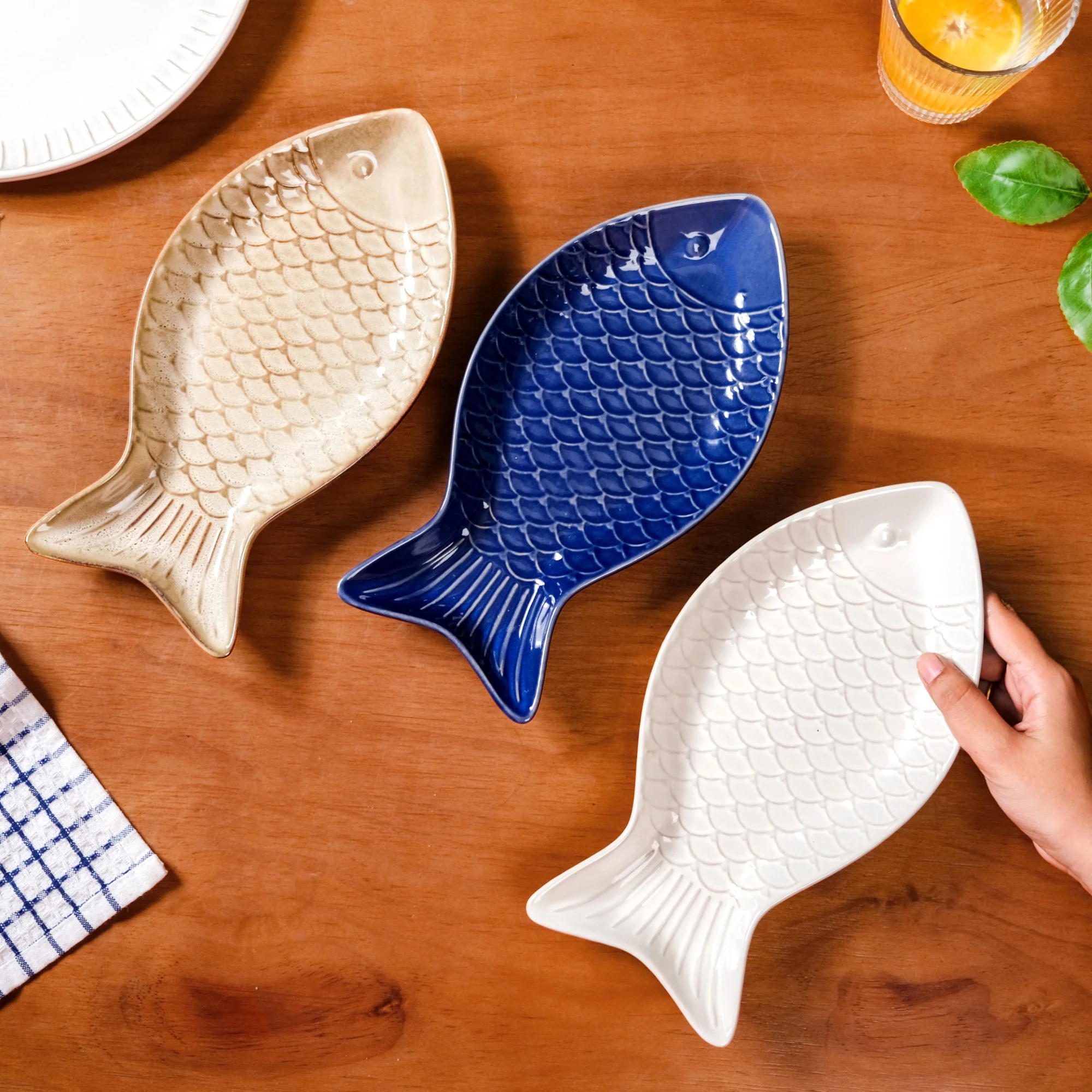 Fish Ceramic Platter Set Of 3 - Image 2