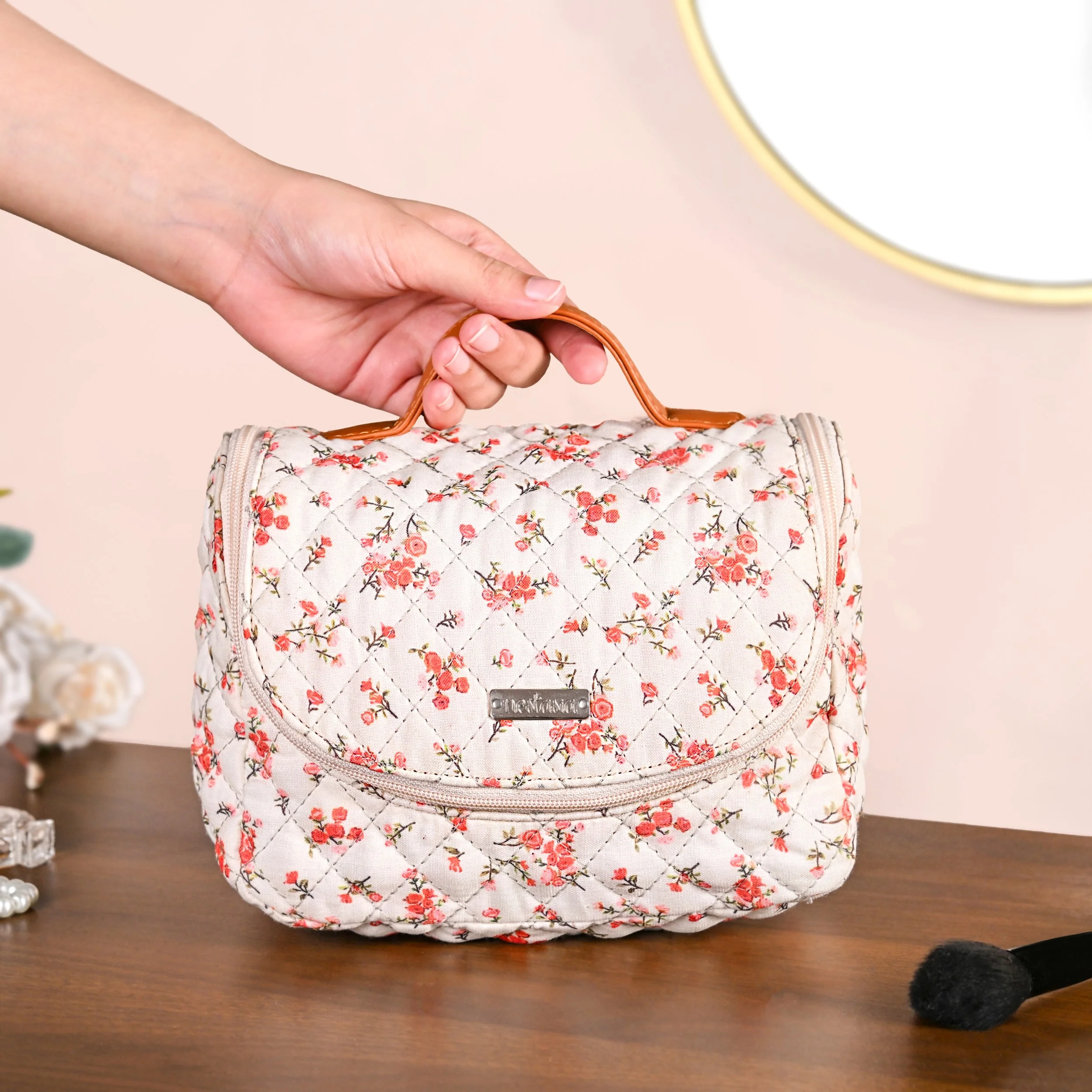 Floral Hanging Travel Organiser And Makeup Bag - Image 2