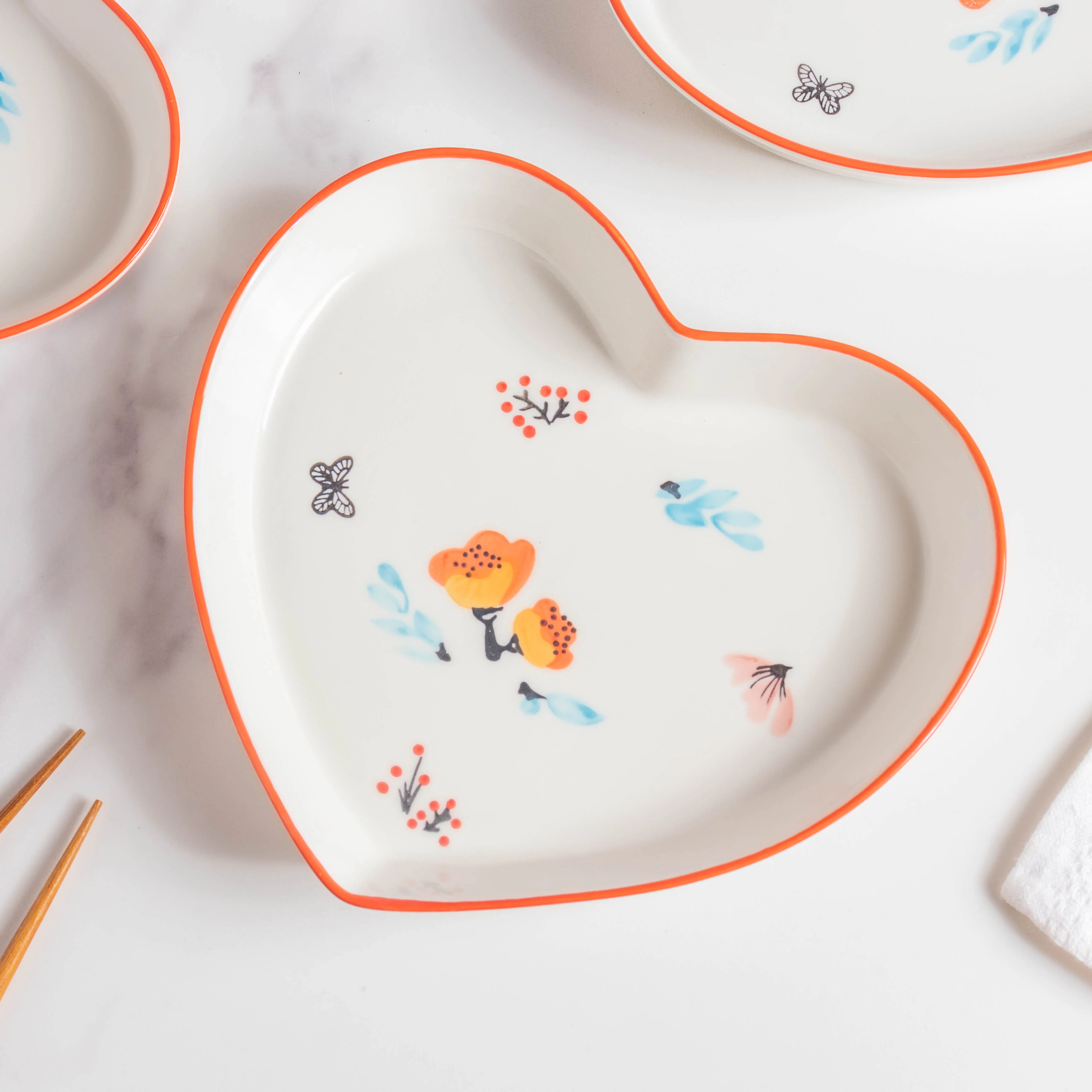 Floral Heart Plates and Pot For 4 - Image 11