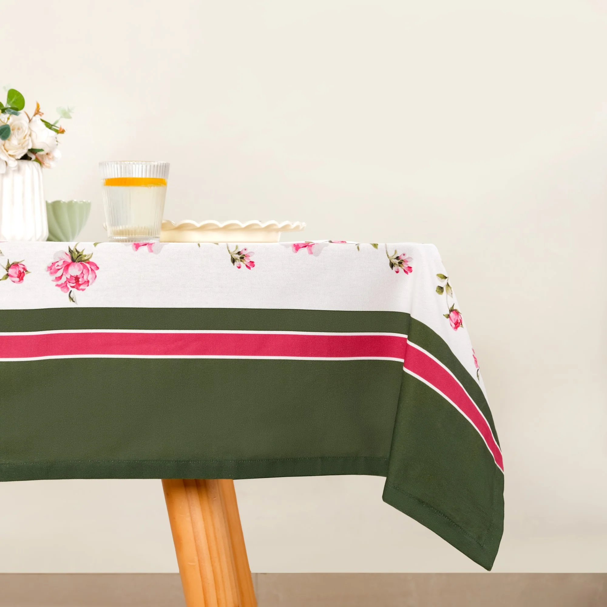 Floral Rouge Luxe 6 Seater Table Cloth 207x160cm - Image 3