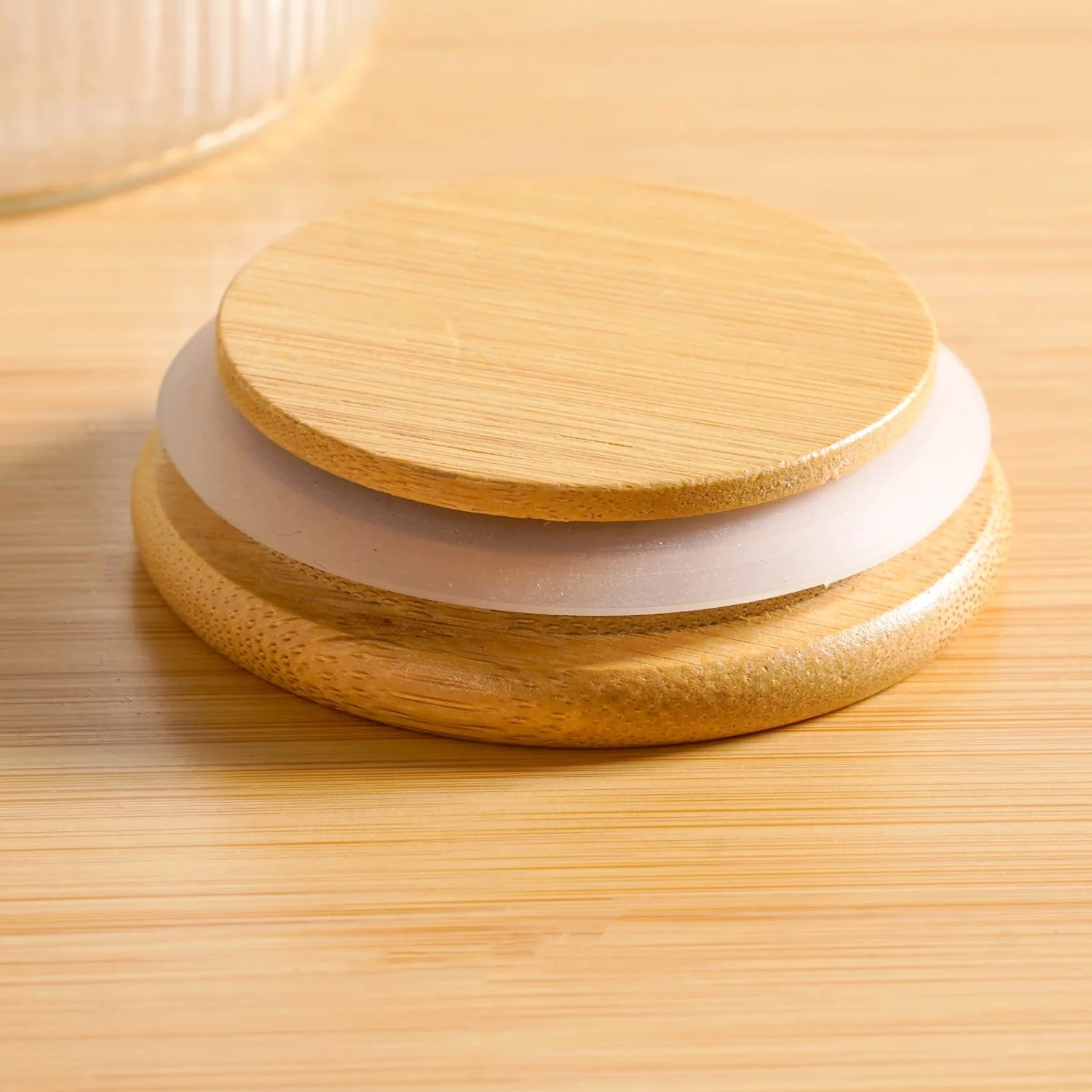 Fluted Cooking Oil Dispenser Bottle With Wooden Lid 1000ml - Image 6