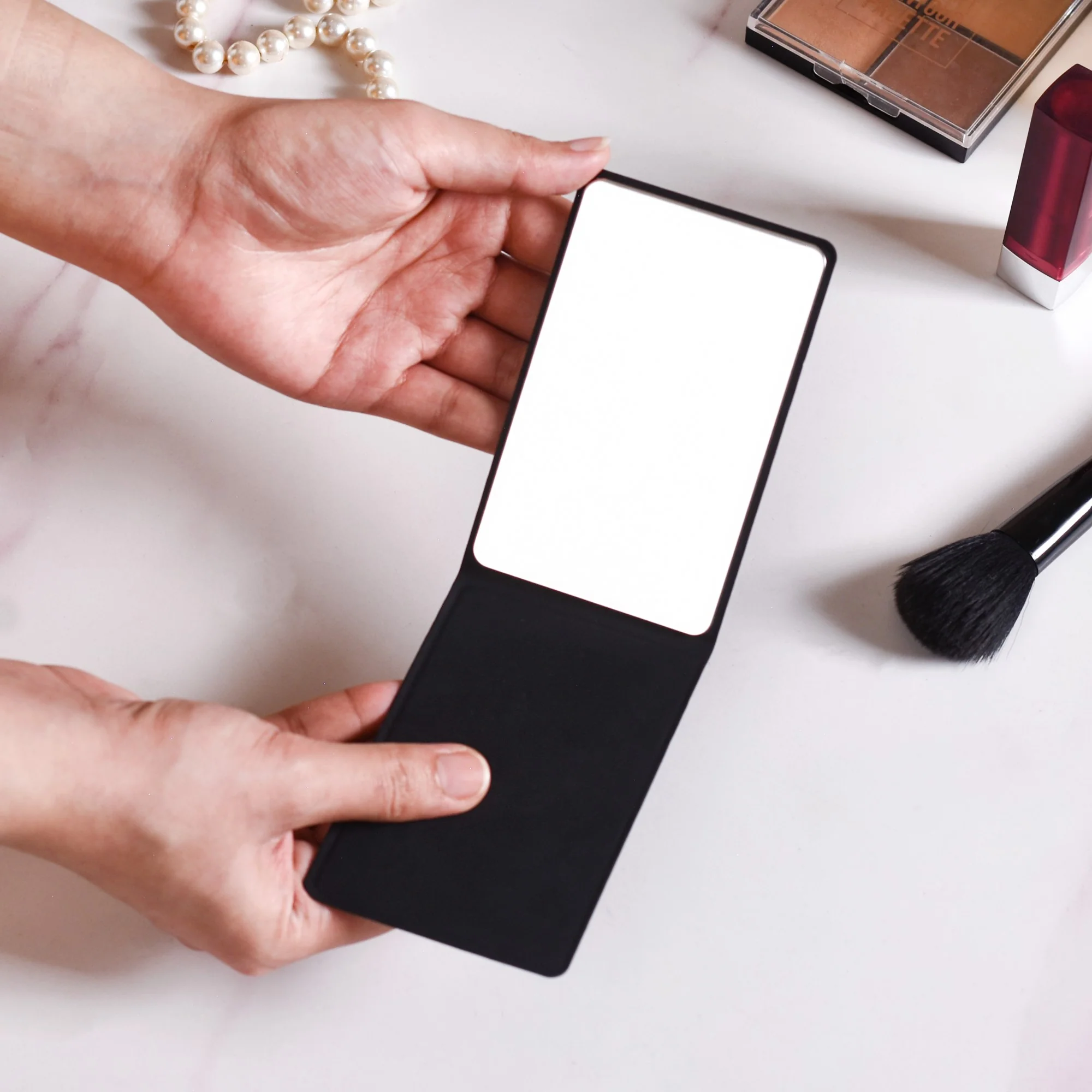 Foldable Compact Mirror Black - Image 2