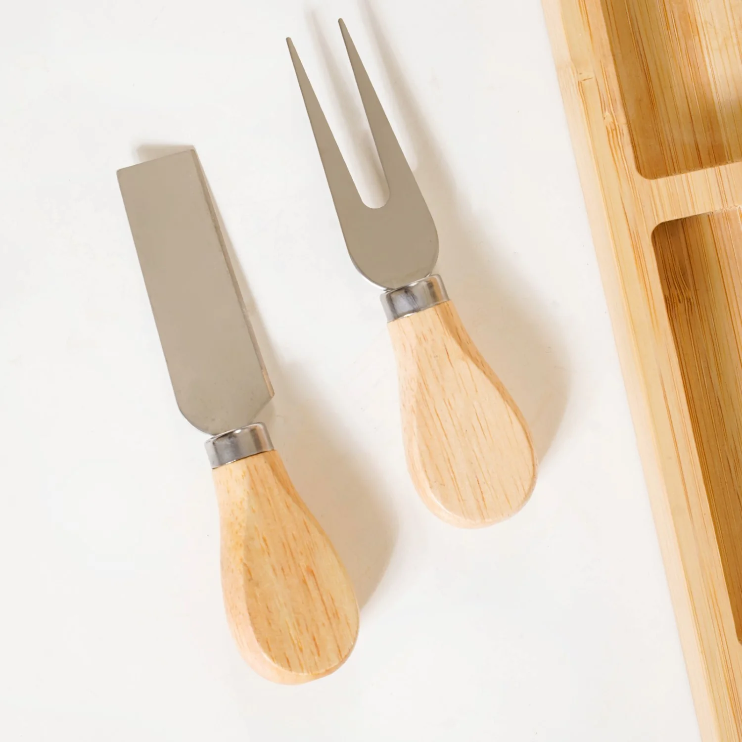 Foldable Trending Charcuterie Board Set With Bowls And Knives 22inch - Image 8